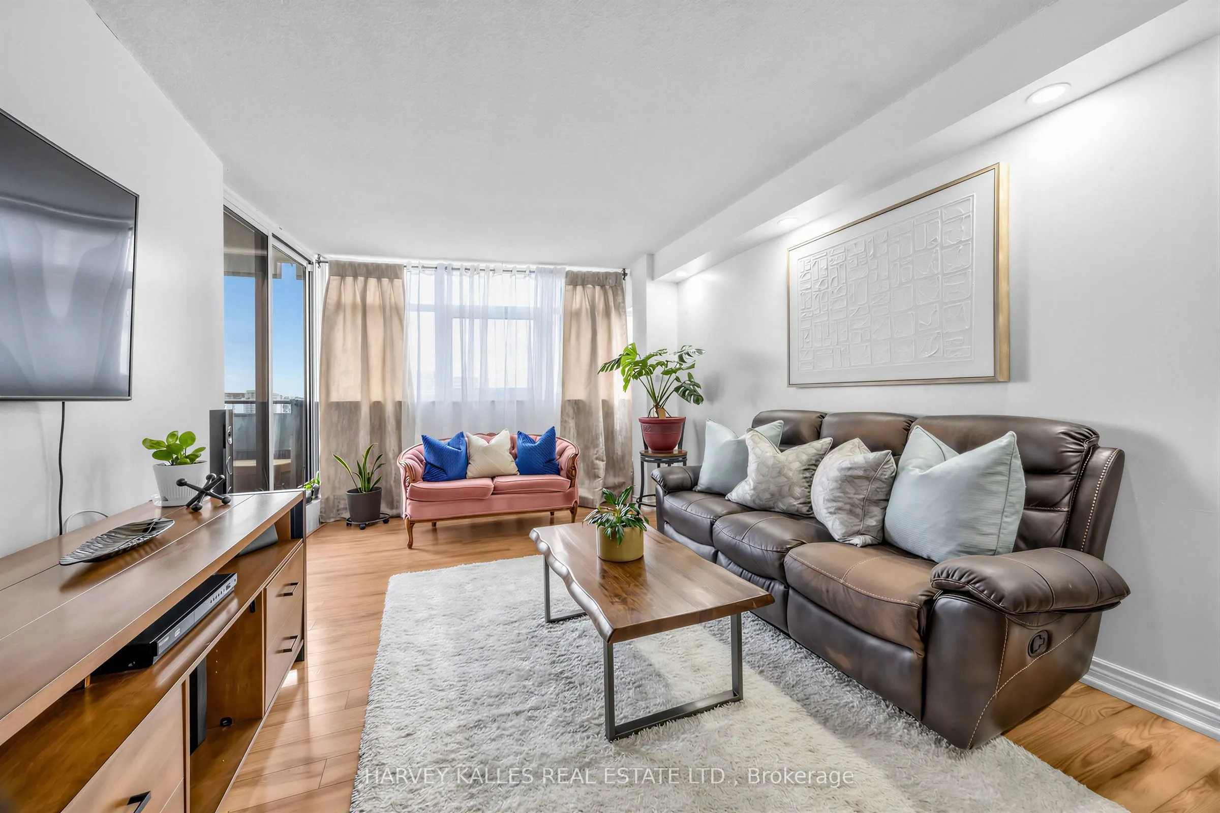 100 Echo Point #1801
