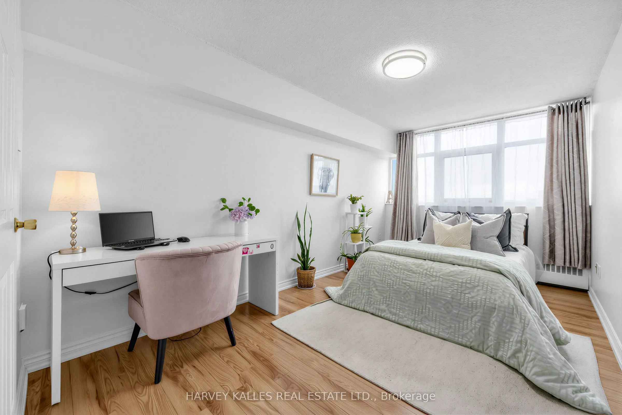 100 Echo Point #1801