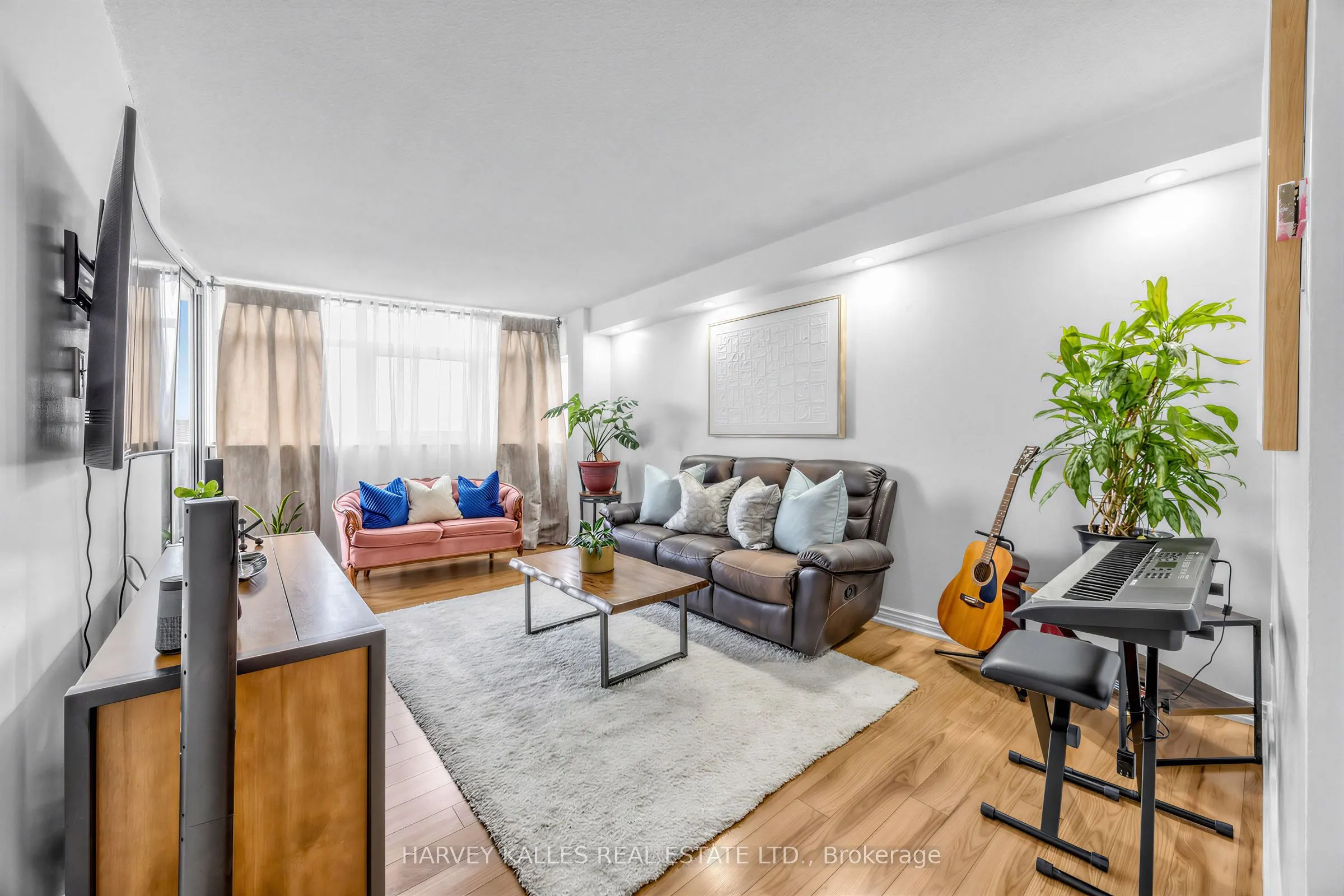 100 Echo Point #1801