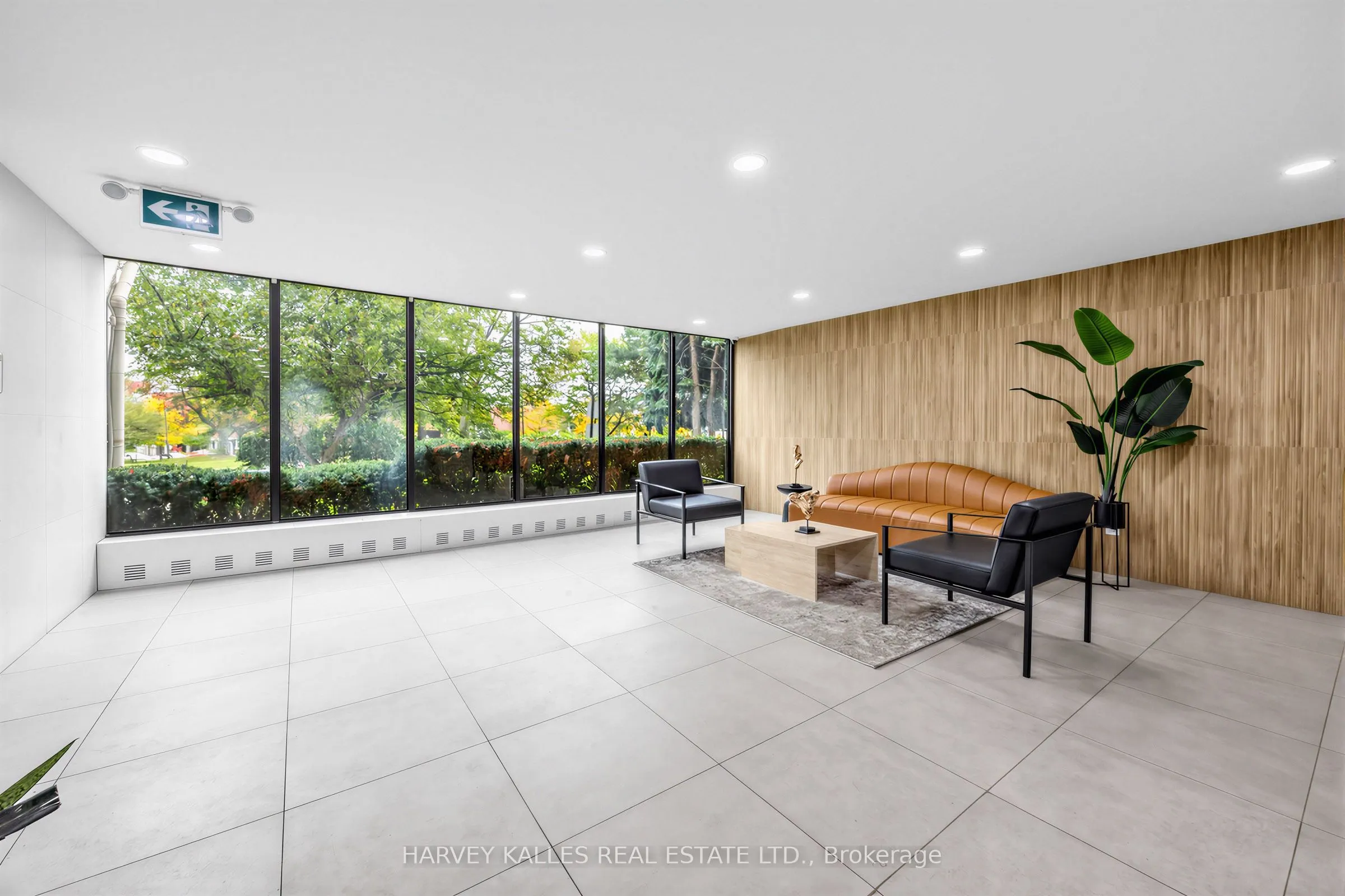 100 Echo Point #1801