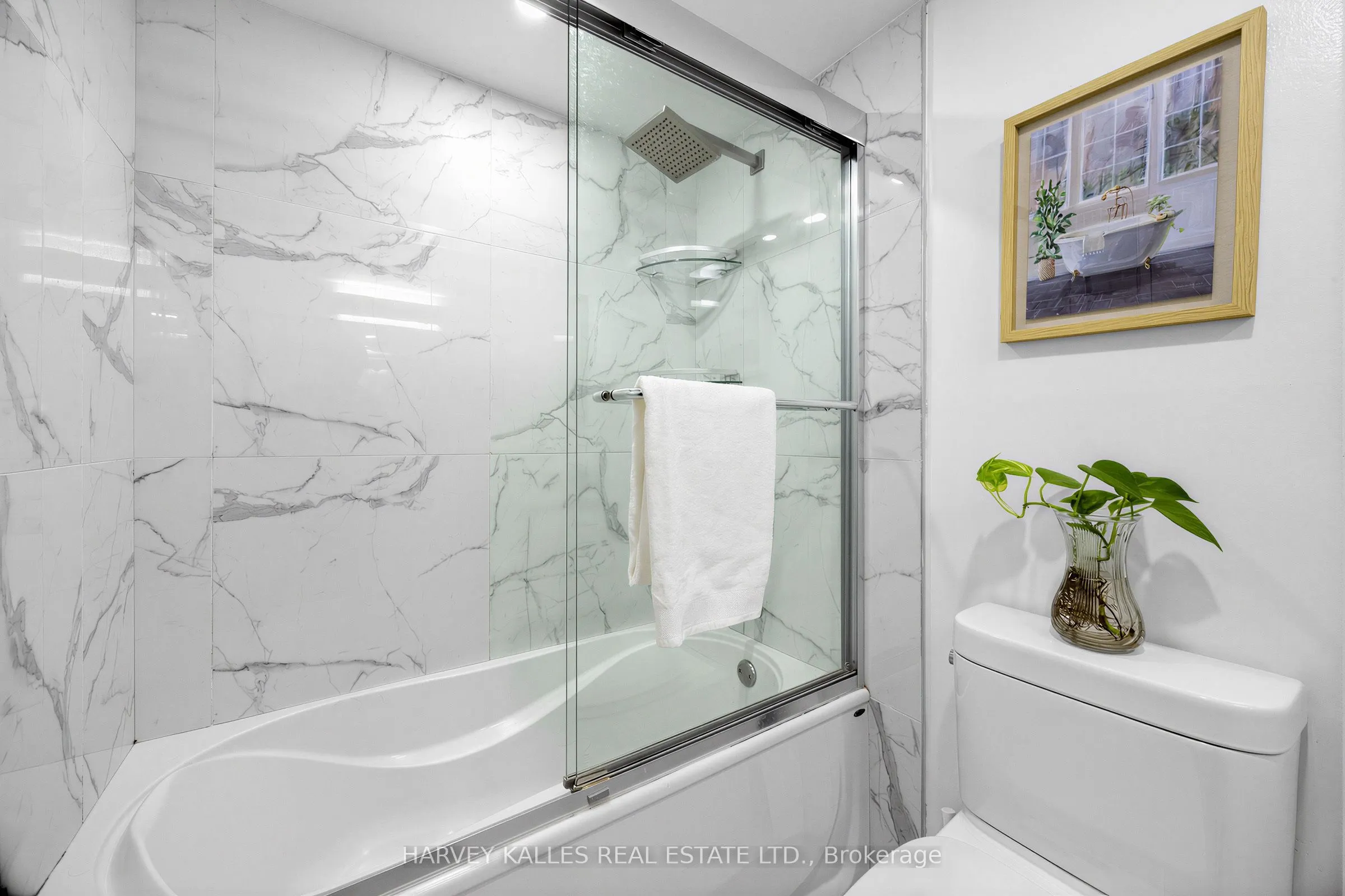 100 Echo Point #1801