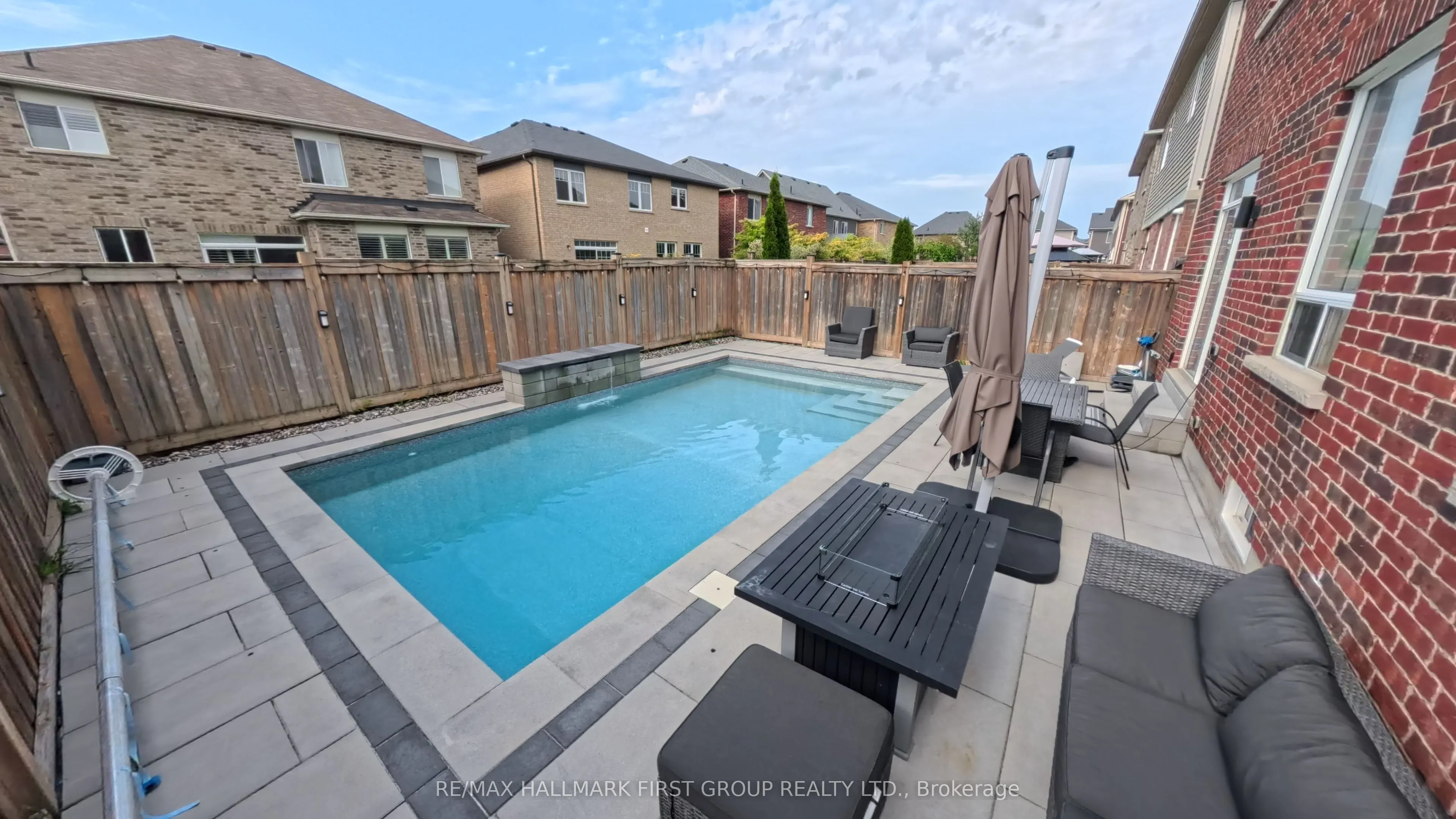 121 Blackwell Crescent
