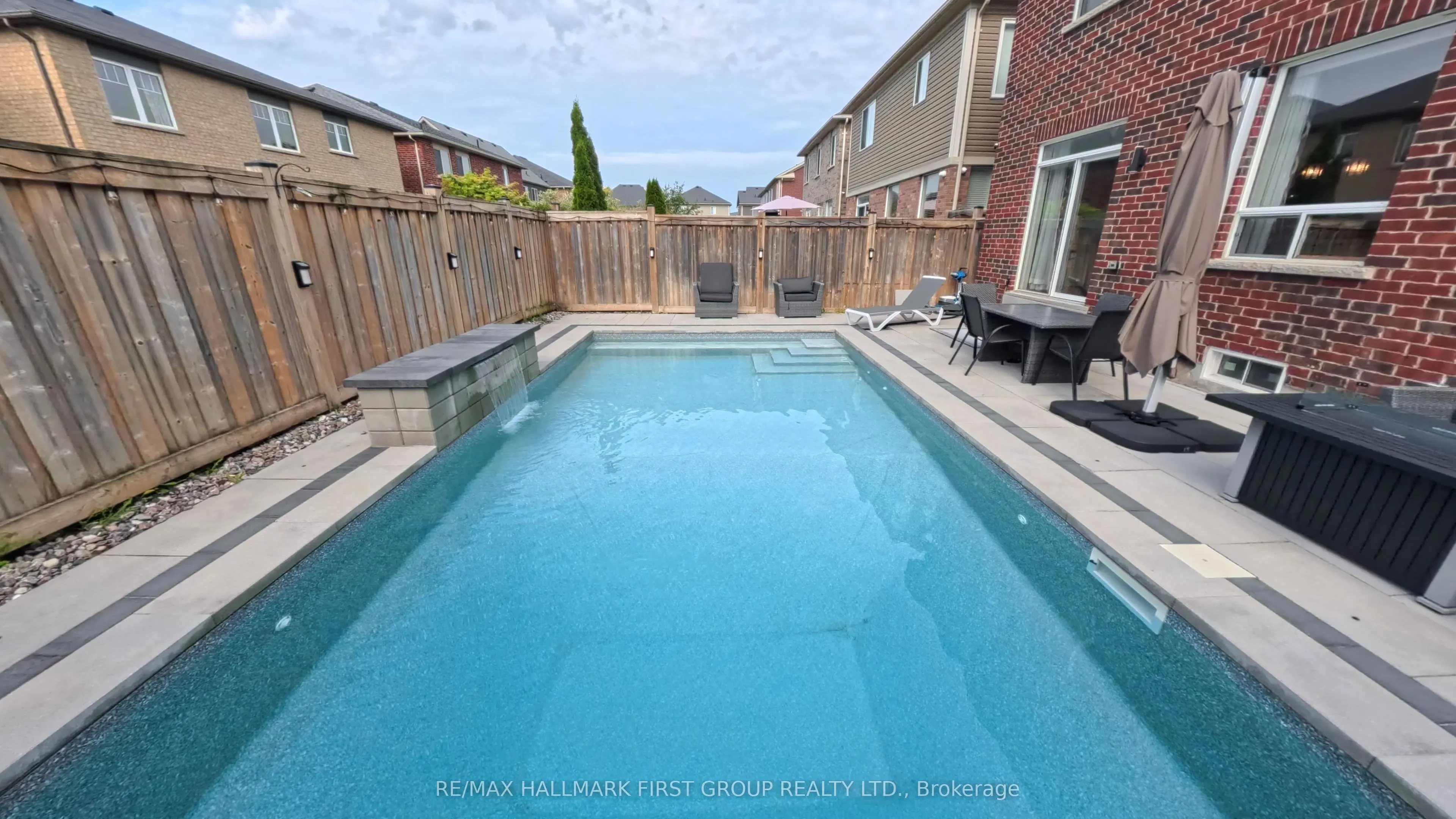 121 Blackwell Crescent