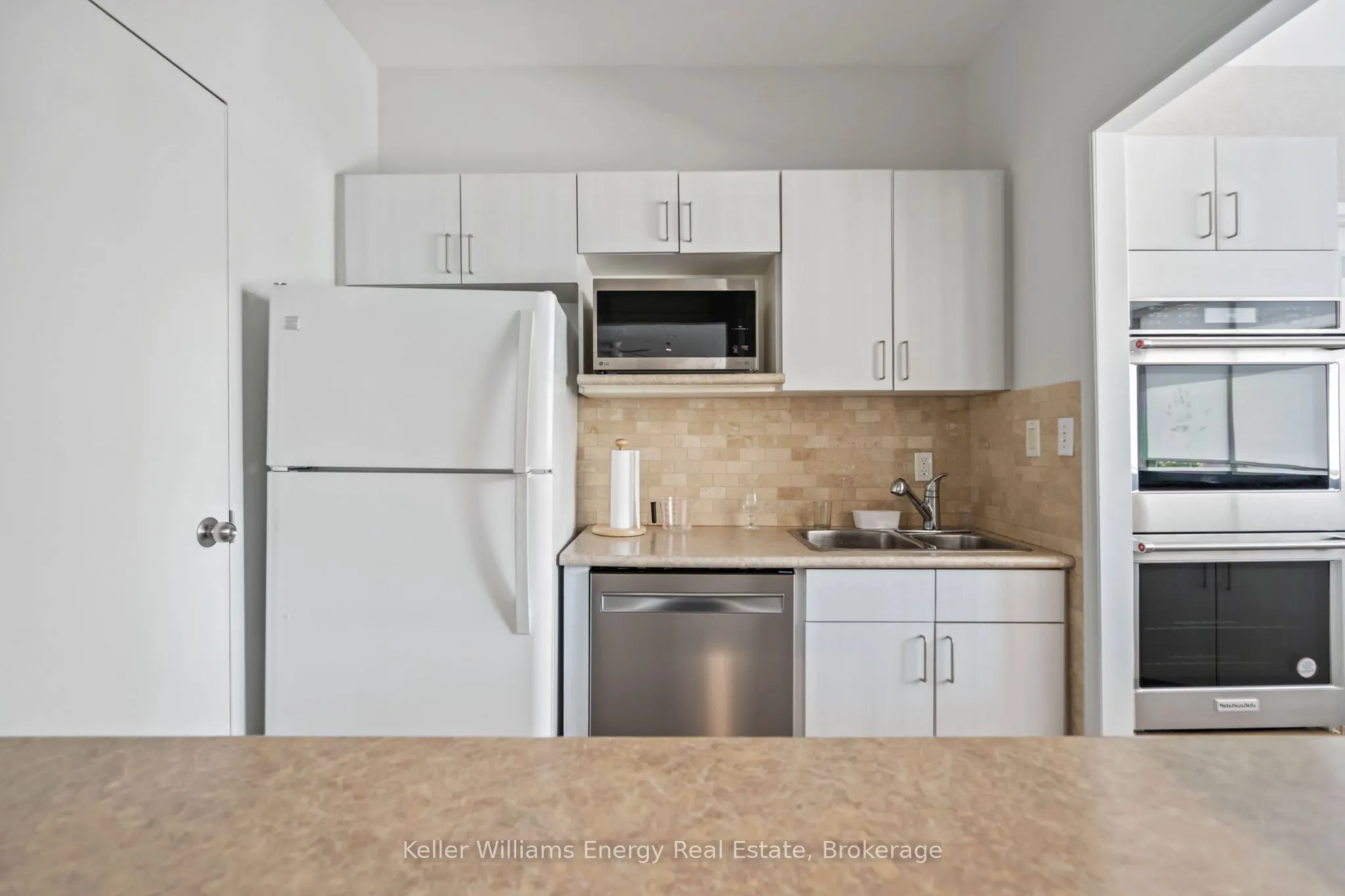 712 Rossland Road E #302