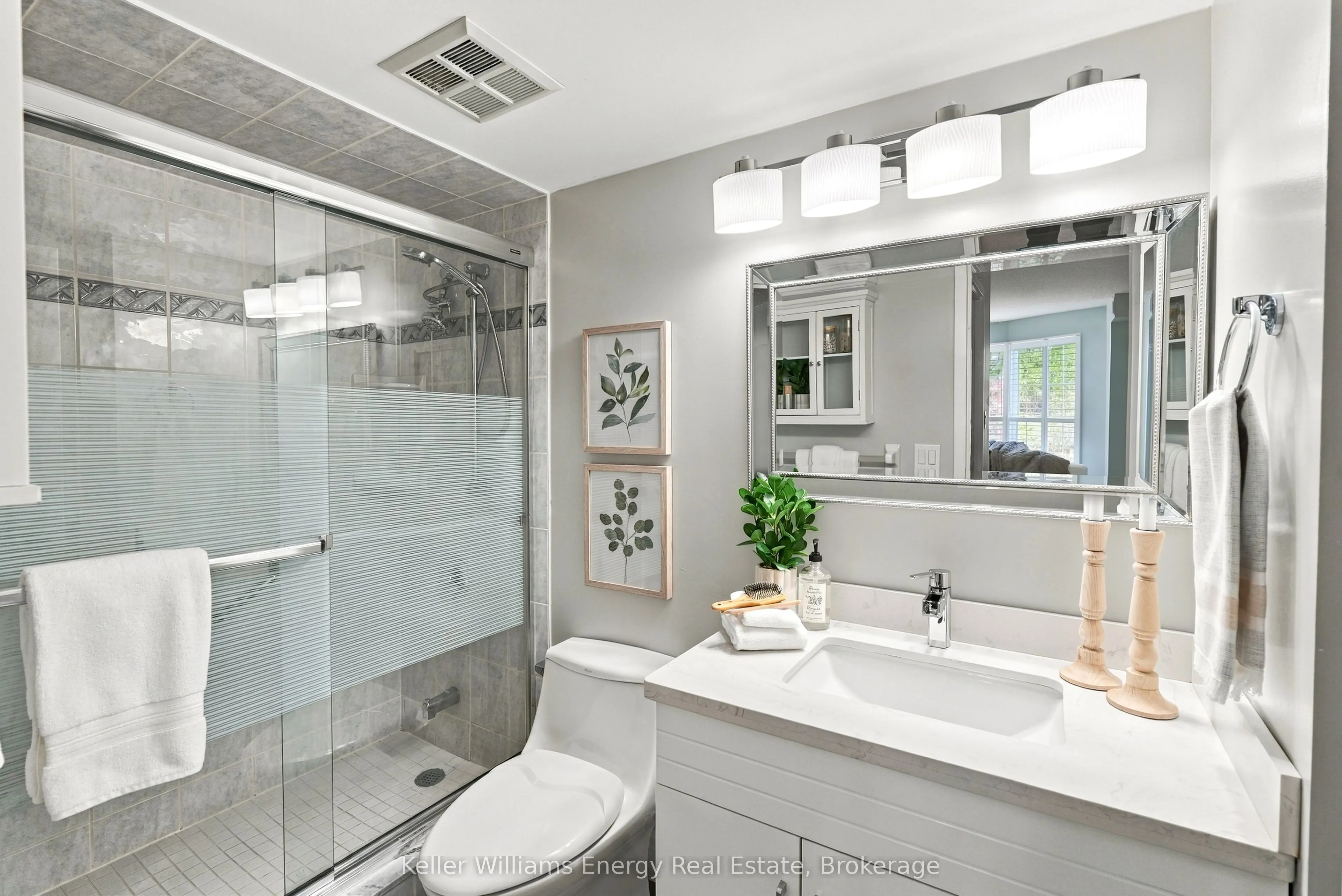 712 Rossland Road E #302