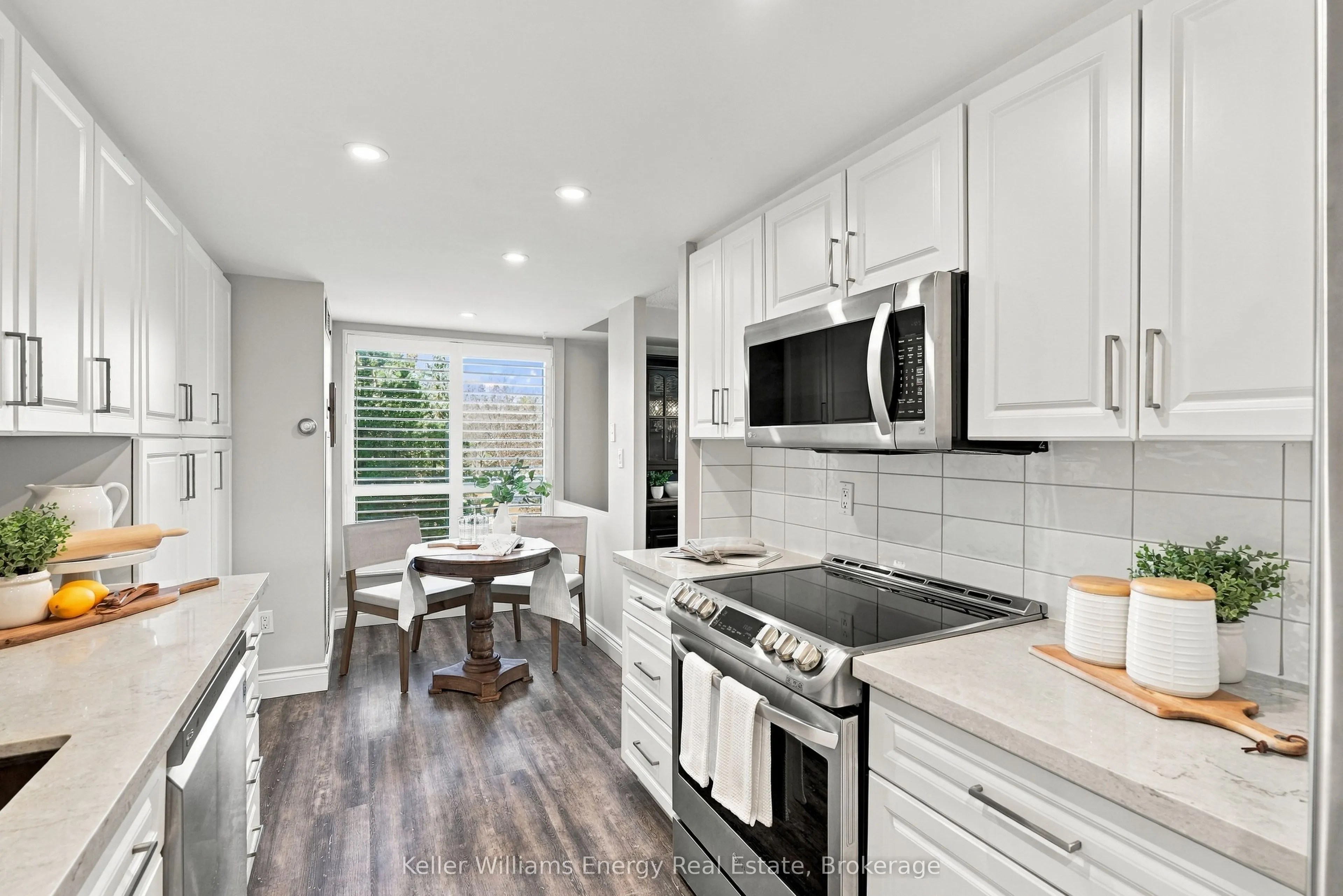 712 Rossland Road E #302