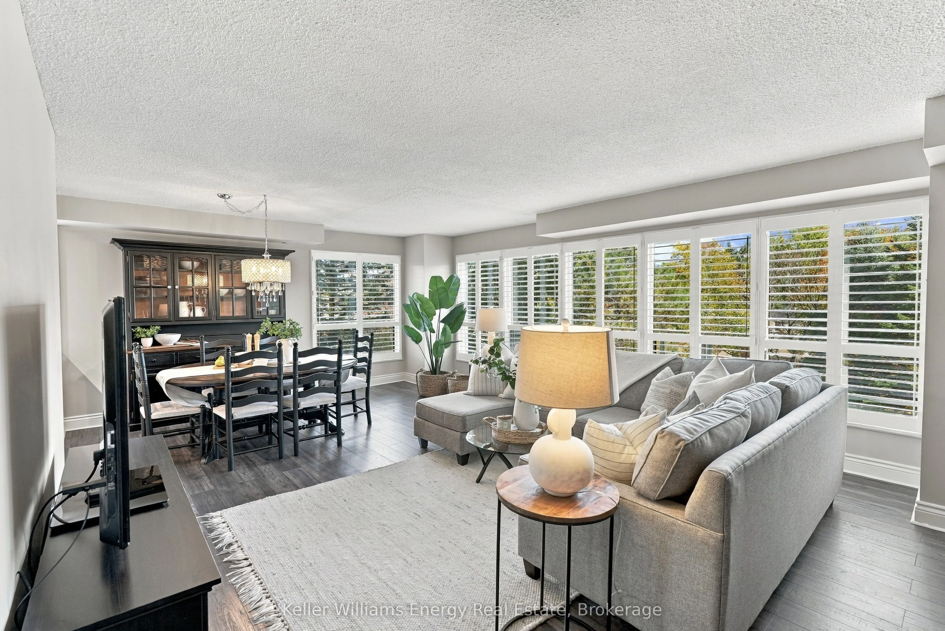 712 Rossland Road E #302