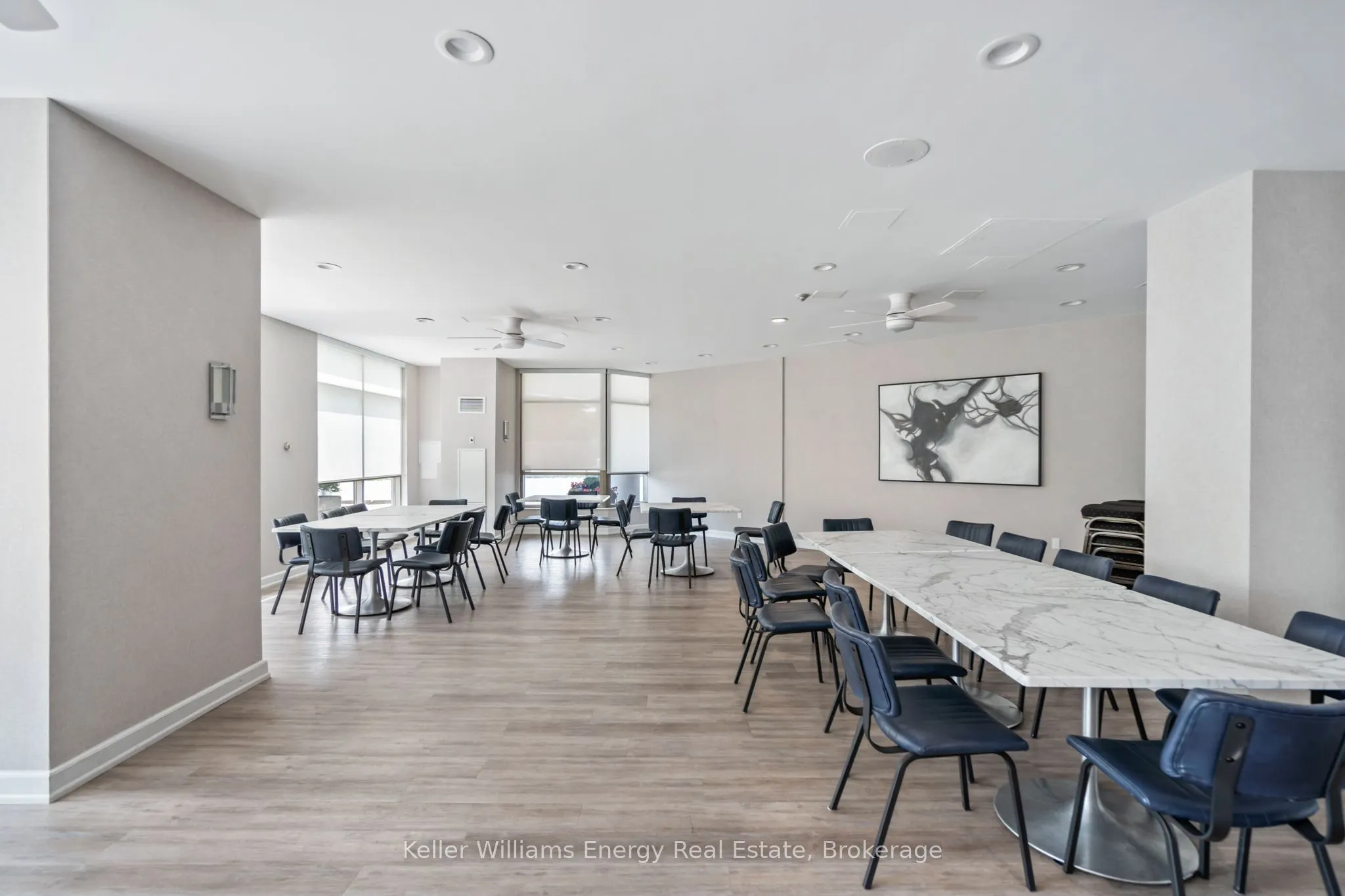 712 Rossland Road E #302