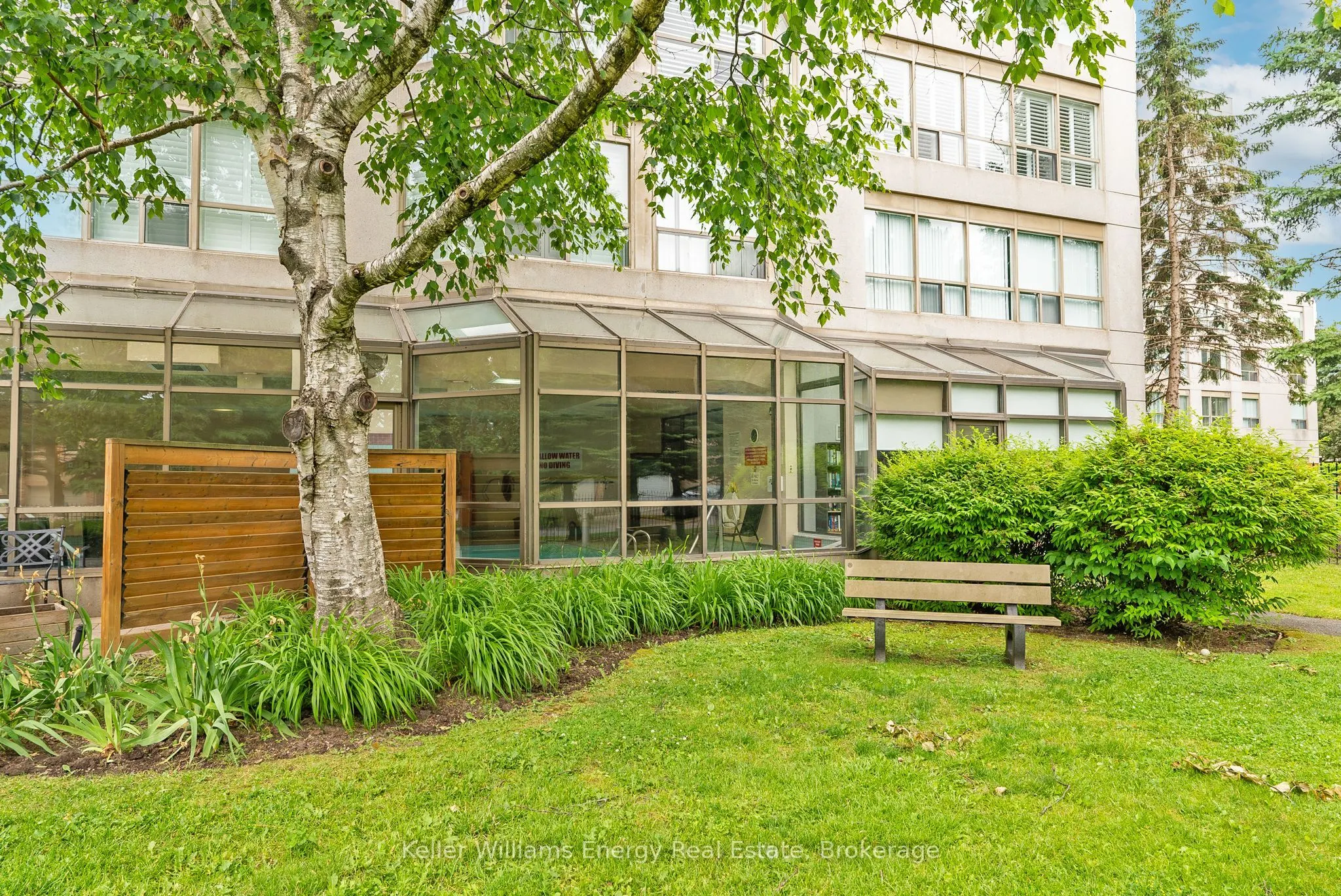 712 Rossland Road E #302