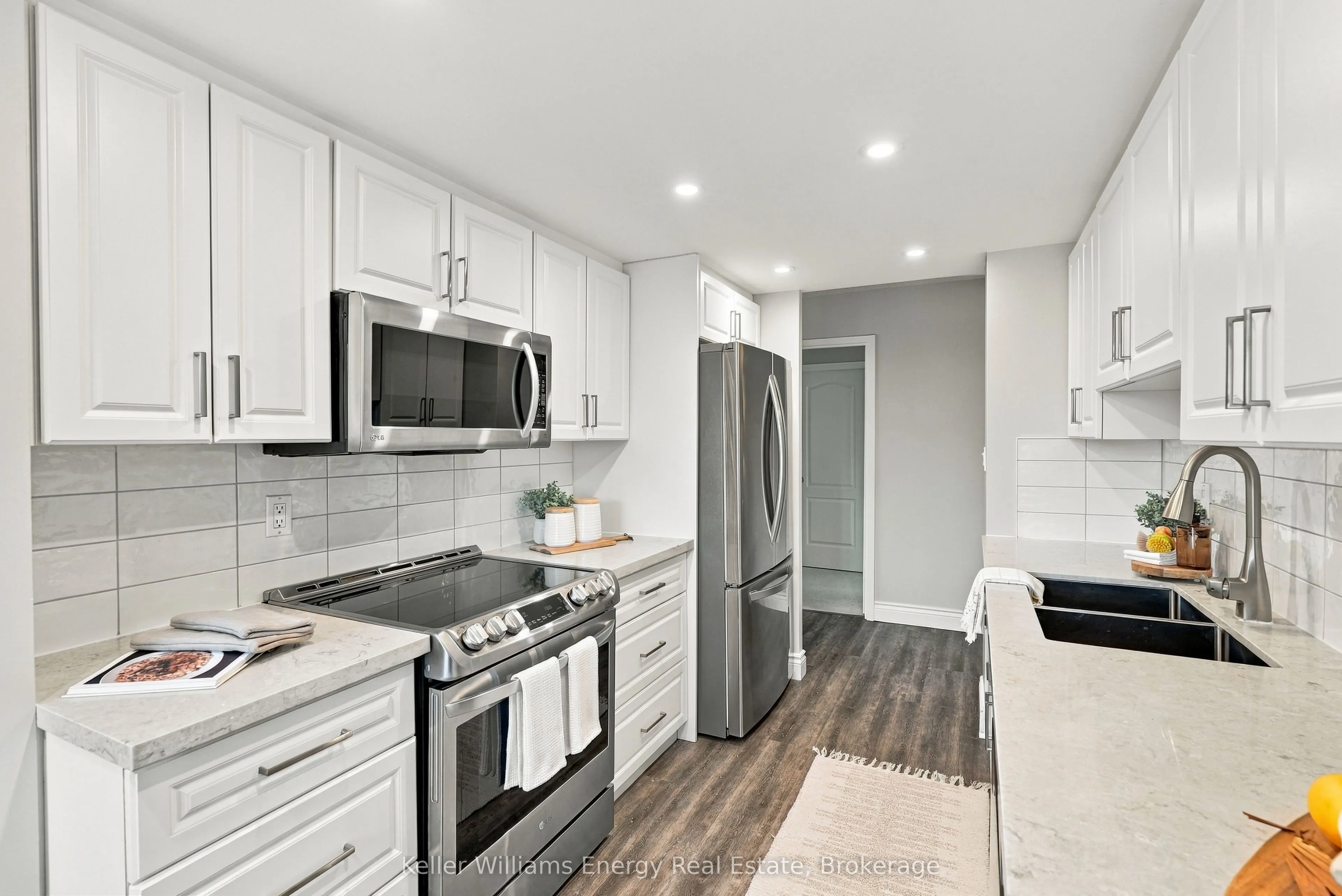 712 Rossland Road E #302