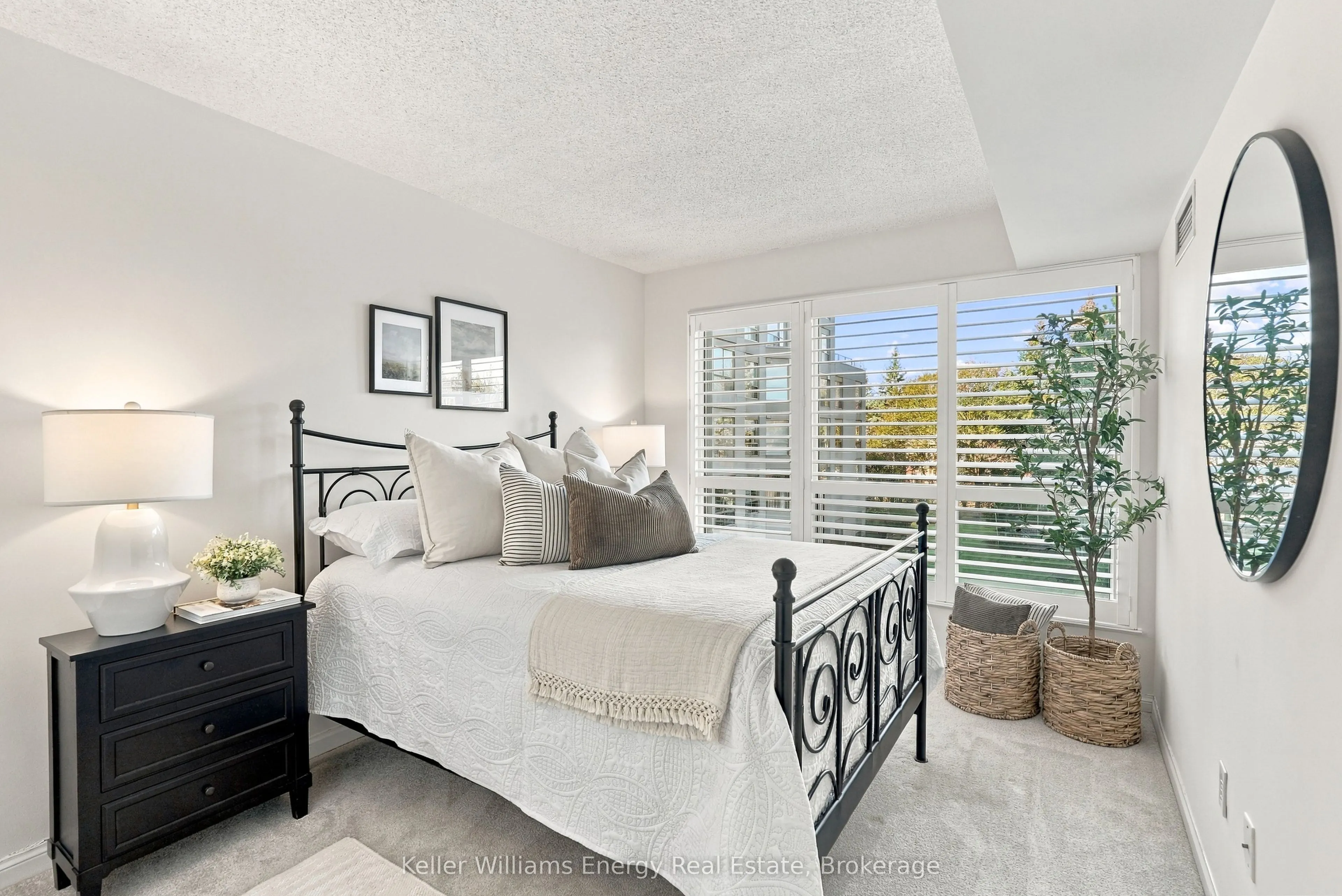 712 Rossland Road E #302