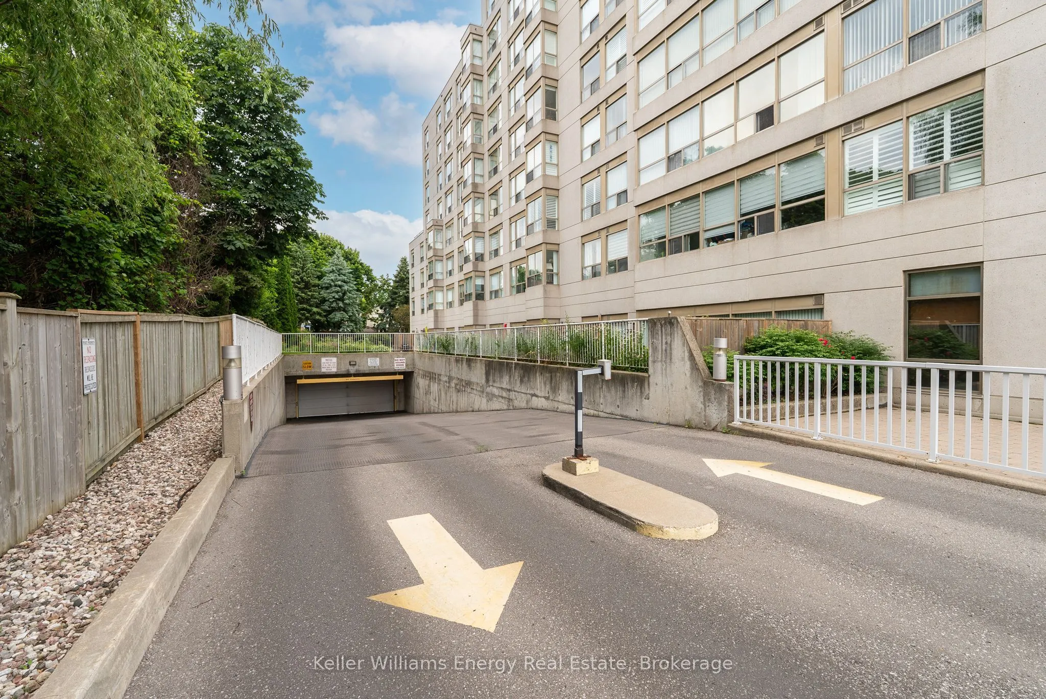 712 Rossland Road E #302