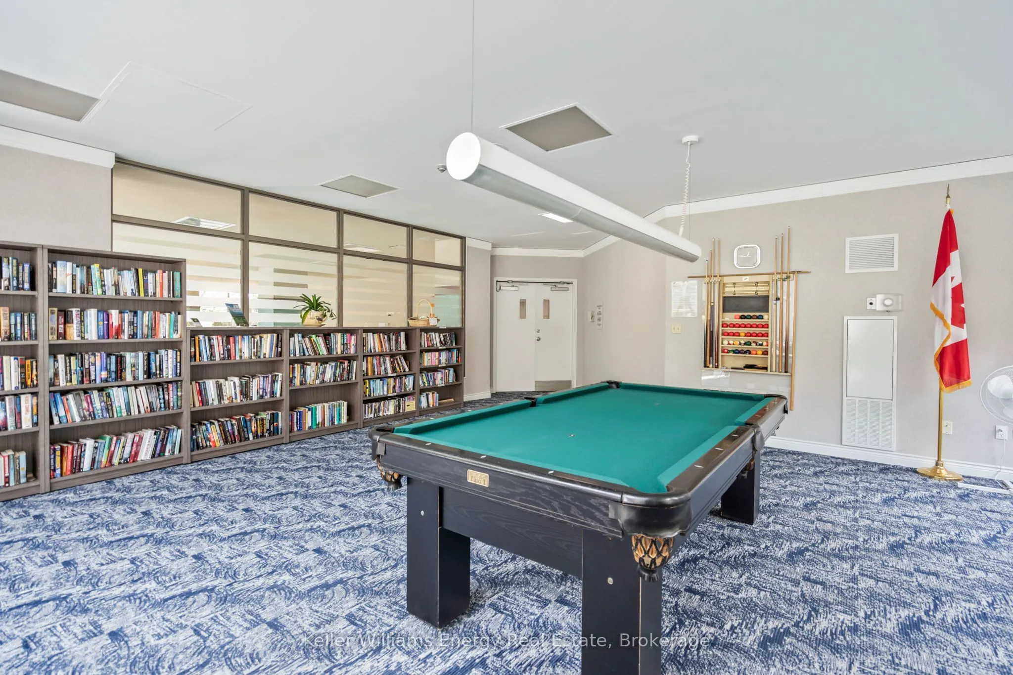712 Rossland Road E #302