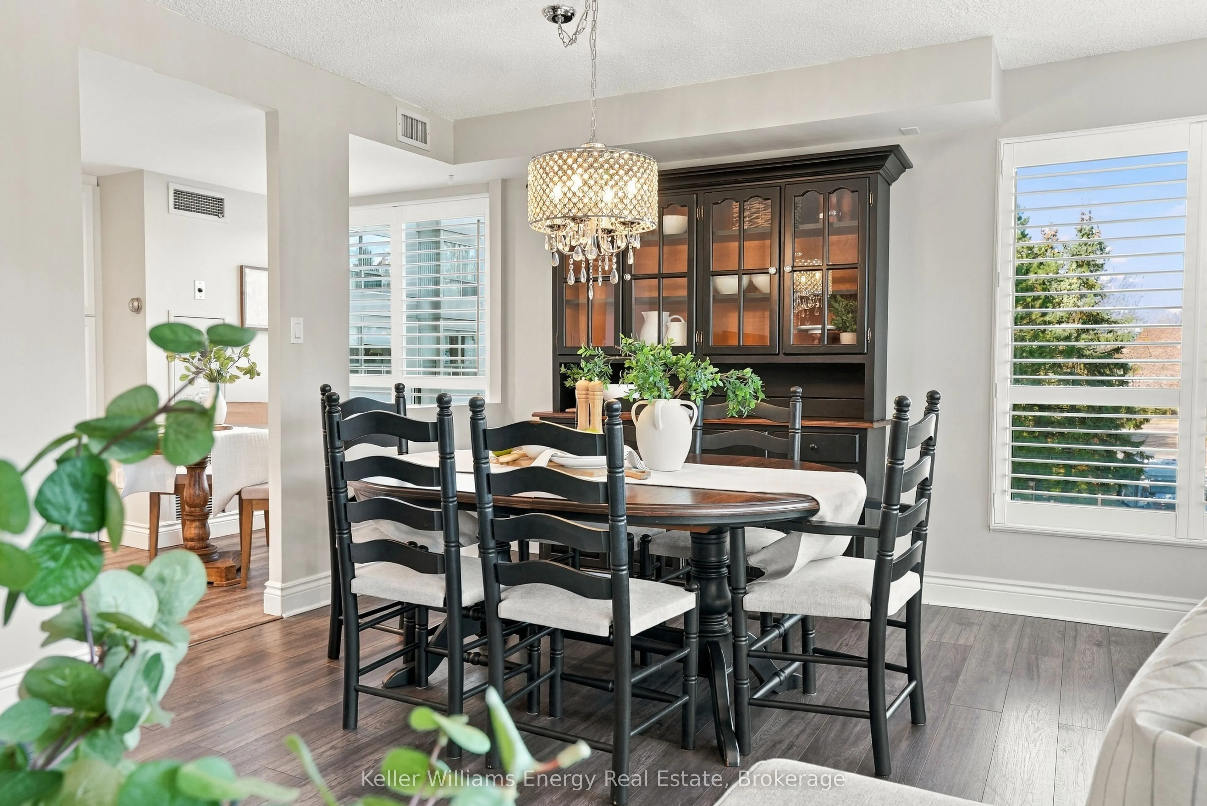 712 Rossland Road E #302