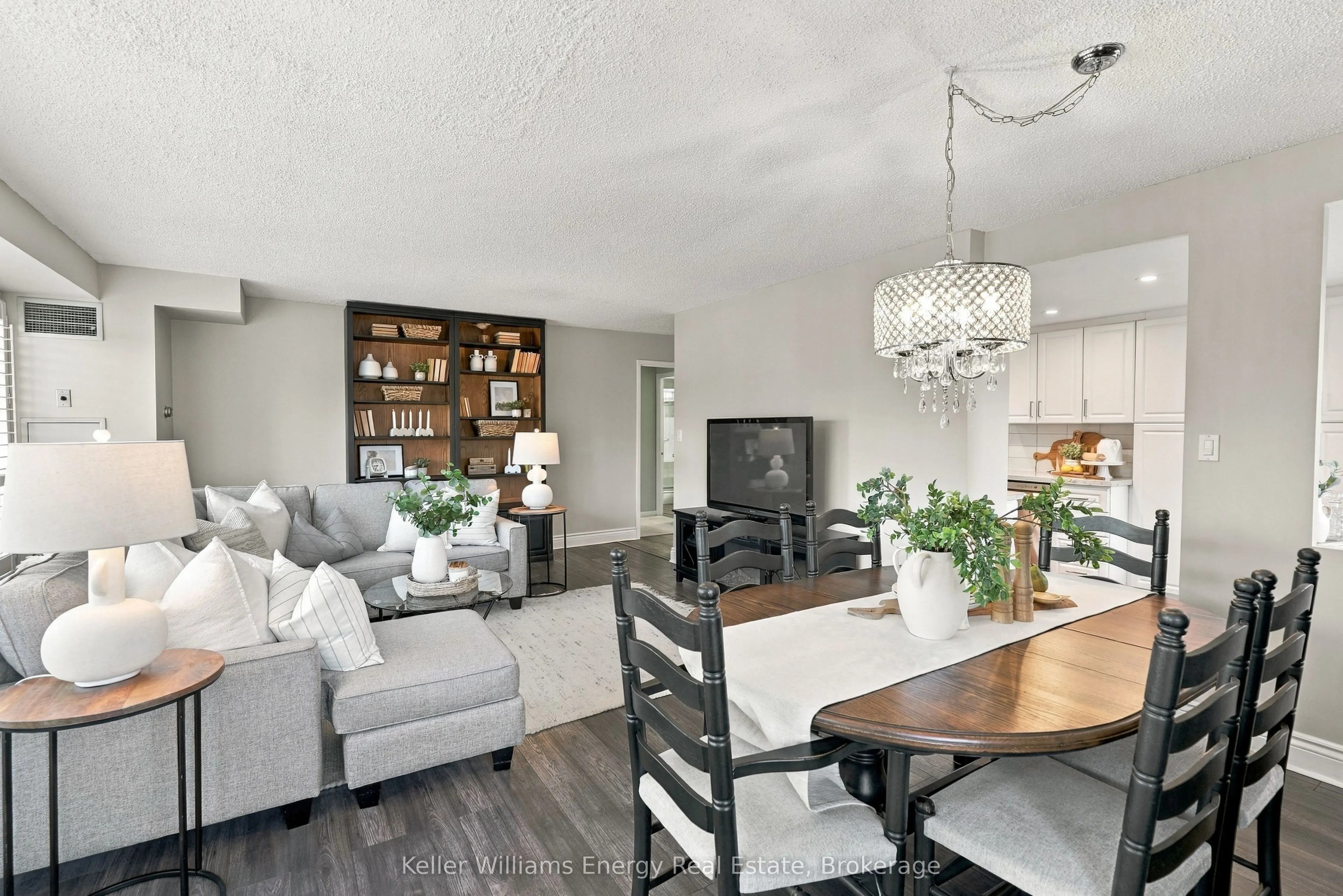 712 Rossland Road E #302