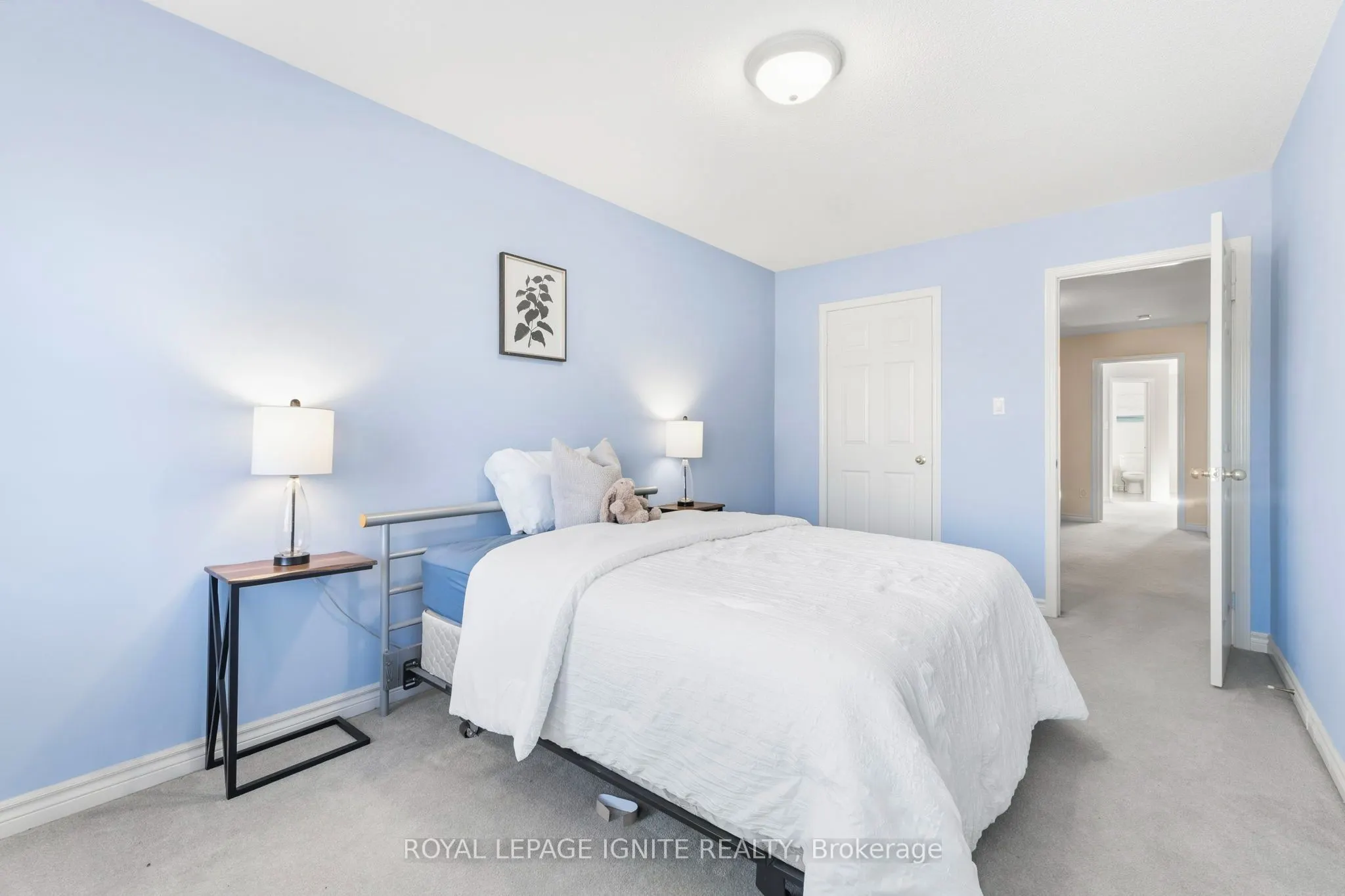 1523 Avonmore Square