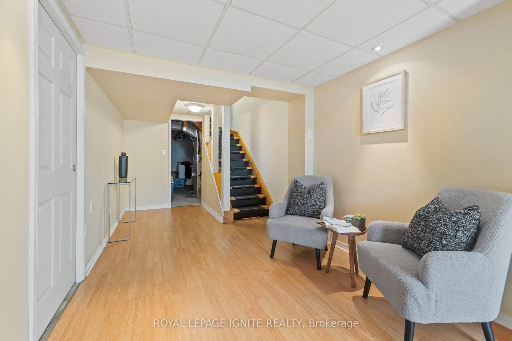 1523 Avonmore Square