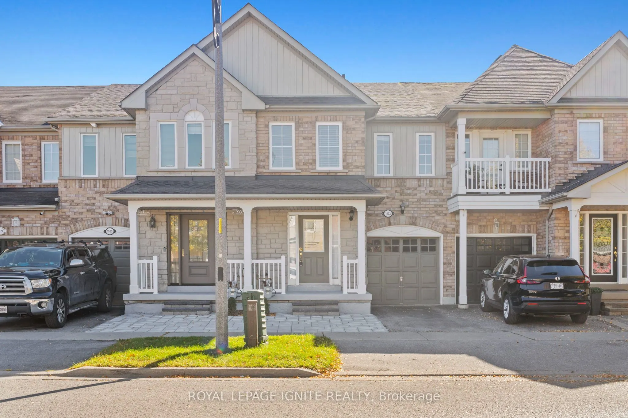 1523 Avonmore Square
