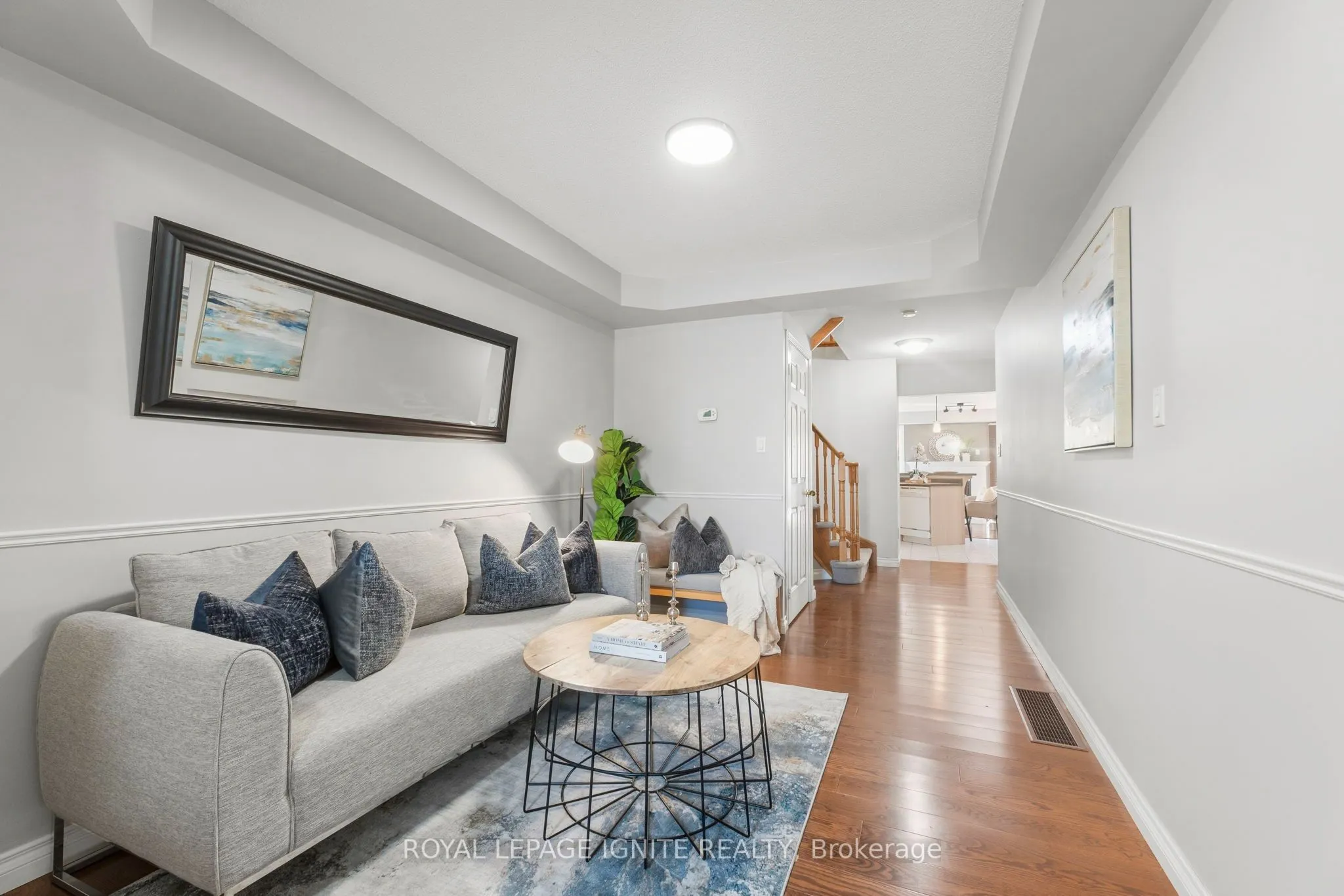 1523 Avonmore Square