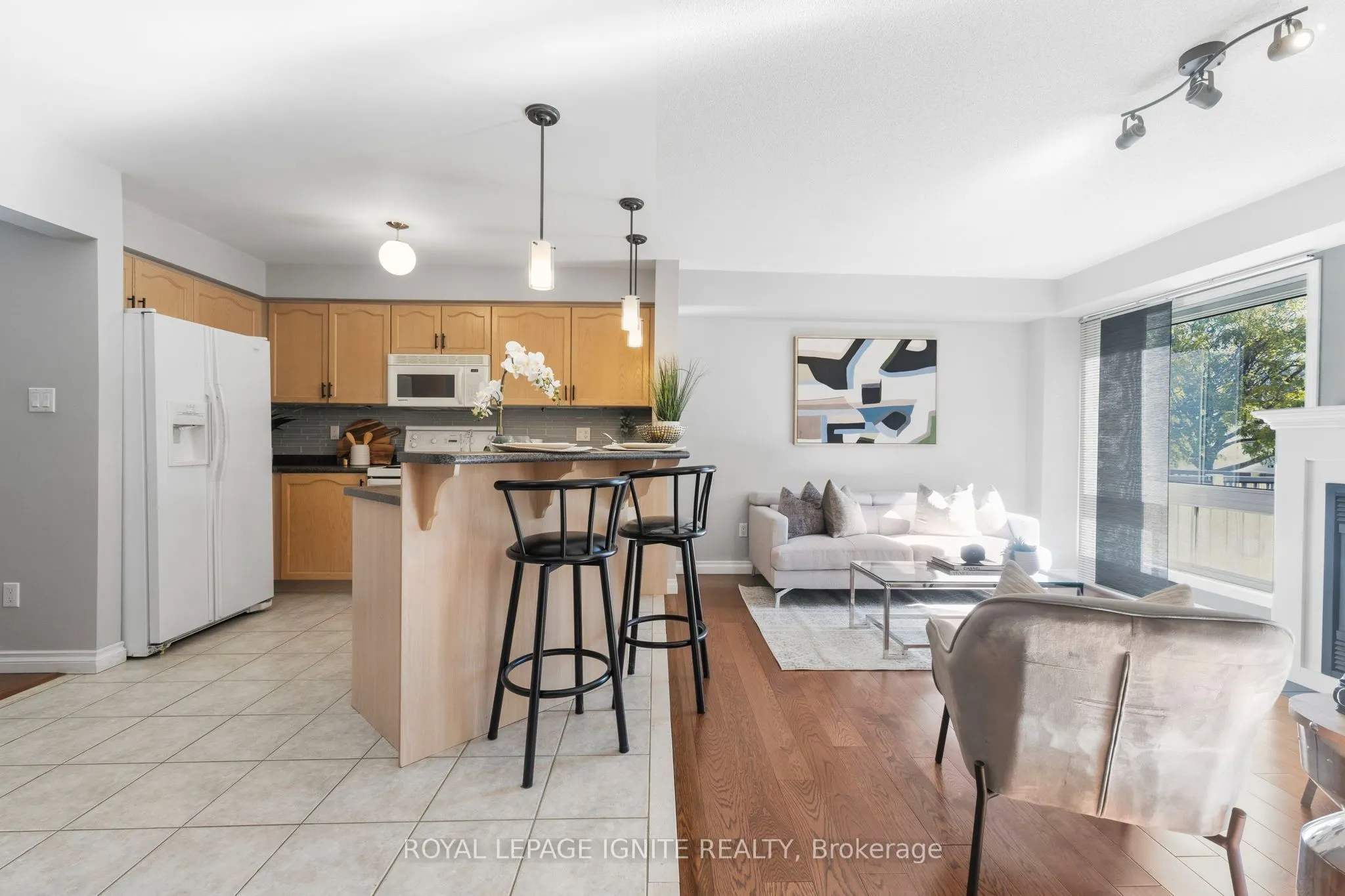 1523 Avonmore Square