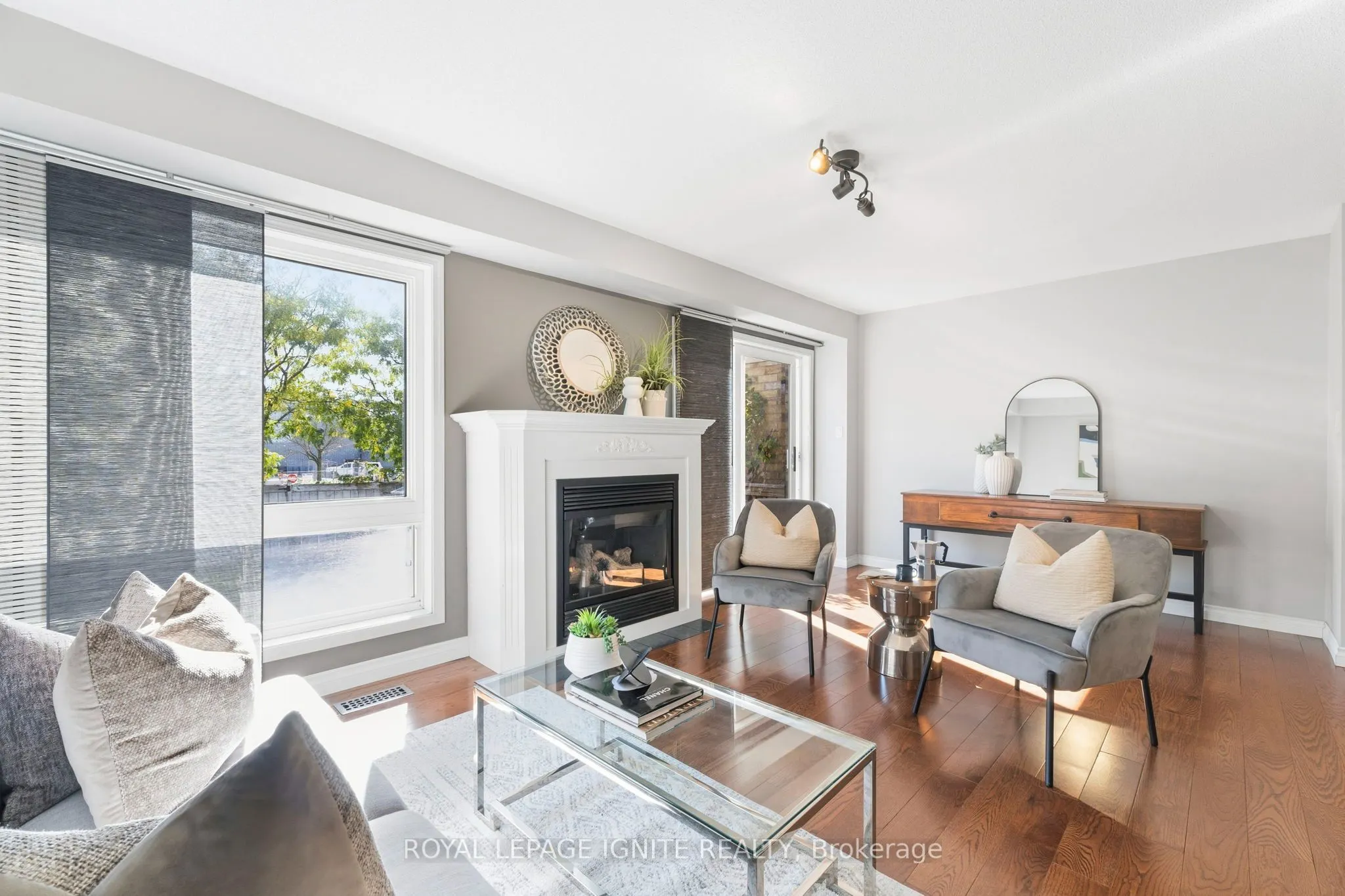 1523 Avonmore Square