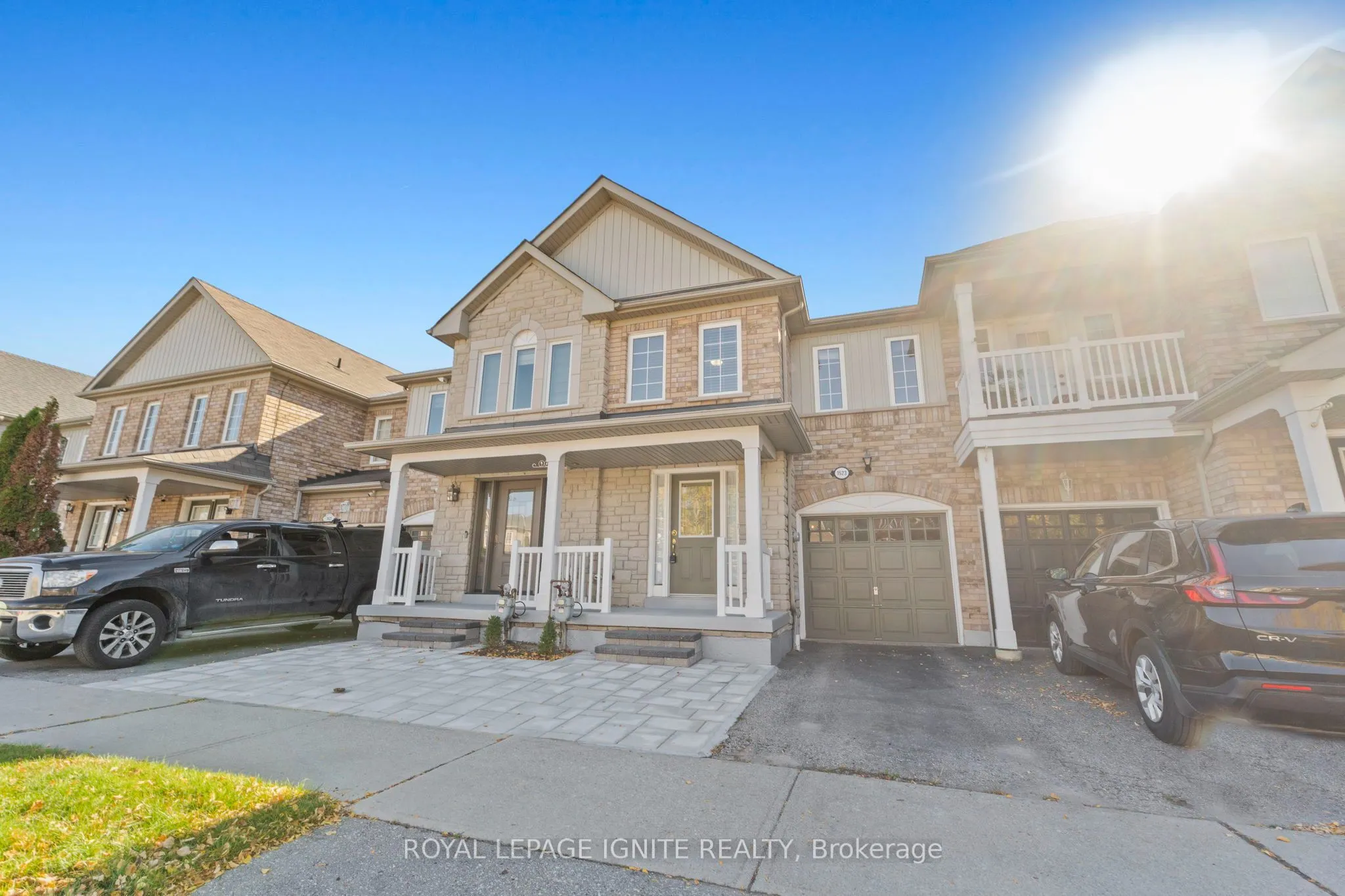 1523 Avonmore Square