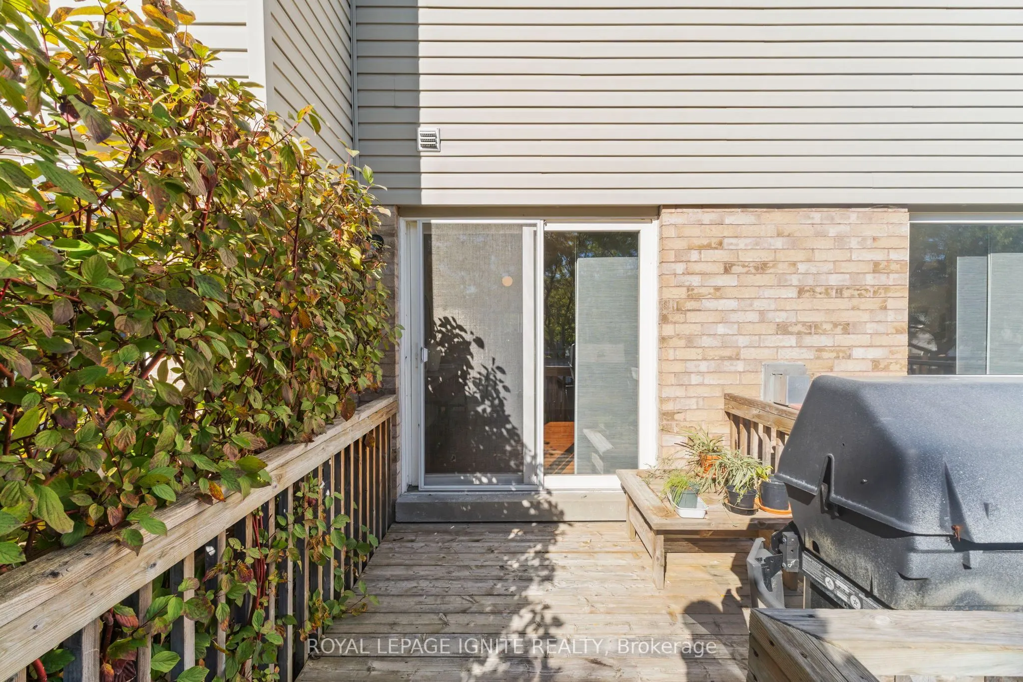 1523 Avonmore Square