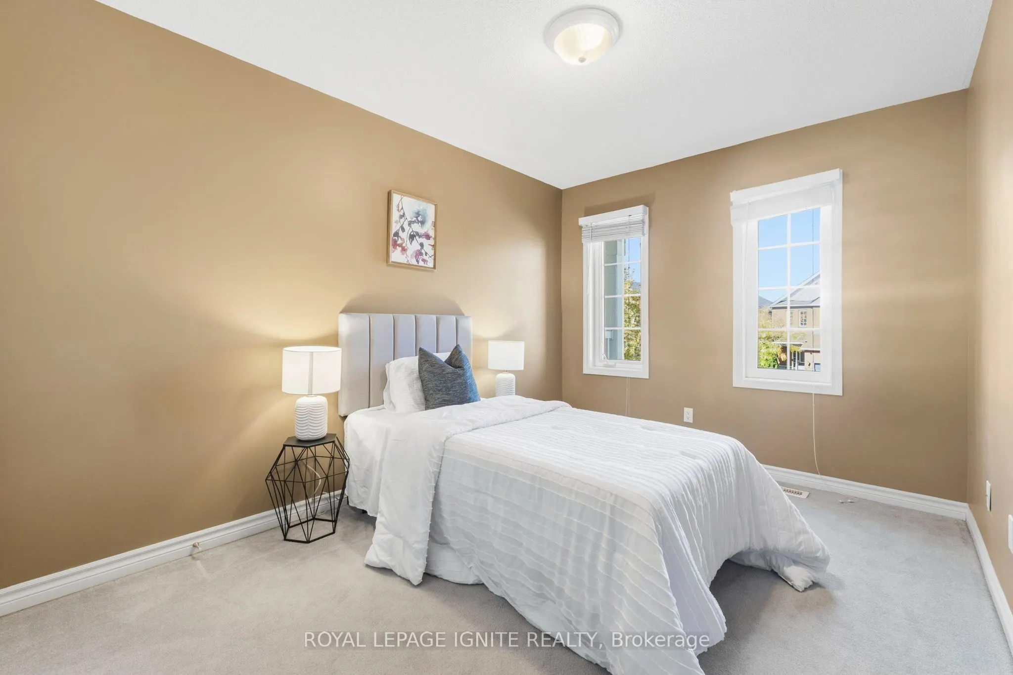 1523 Avonmore Square