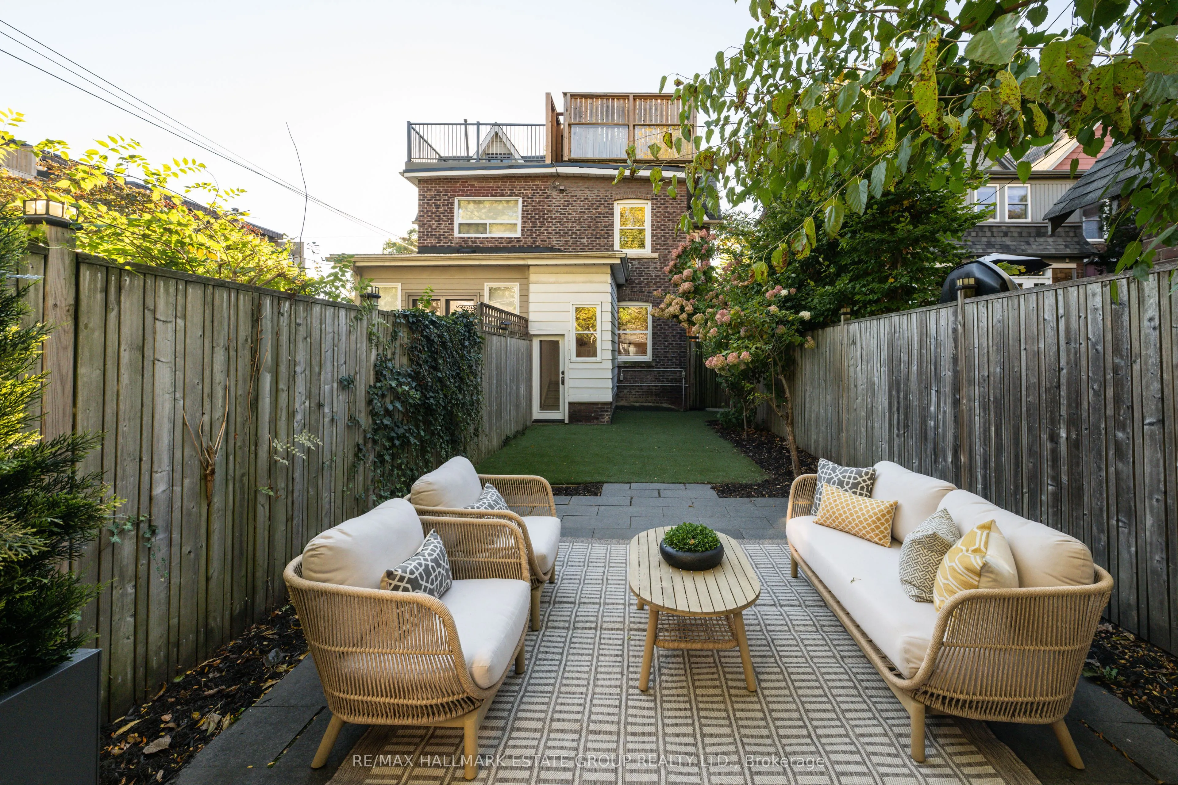 105 Lee Avenue