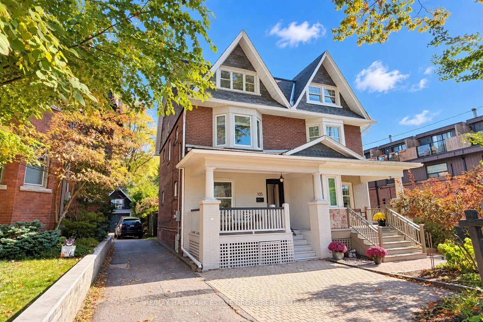 105 Lee Avenue
