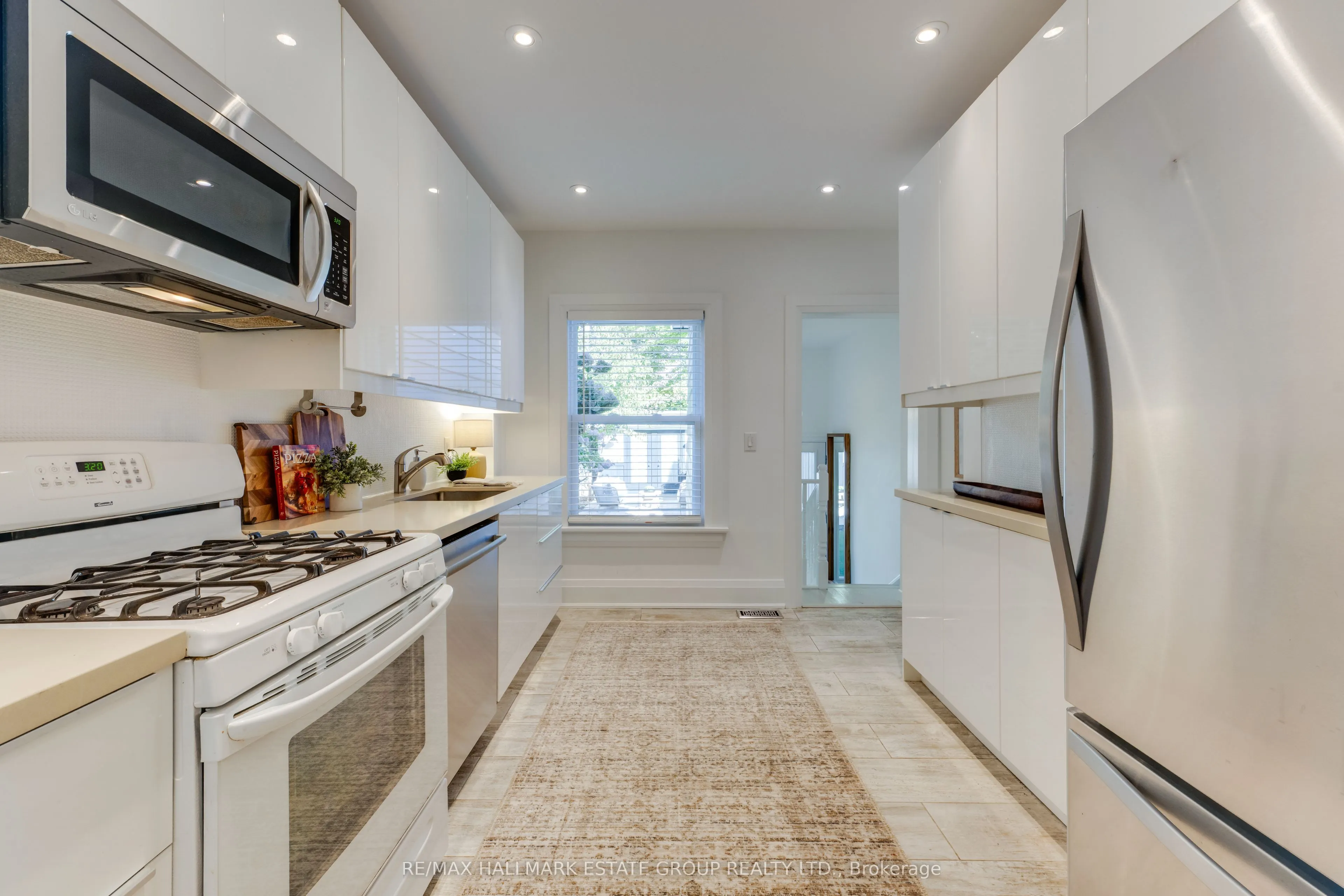 105 Lee Avenue