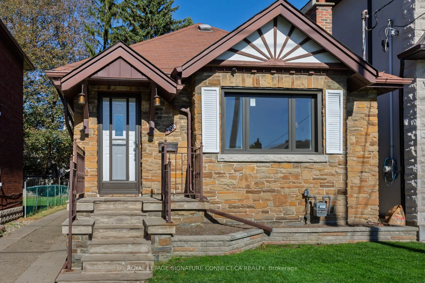 208 Floyd Avenue