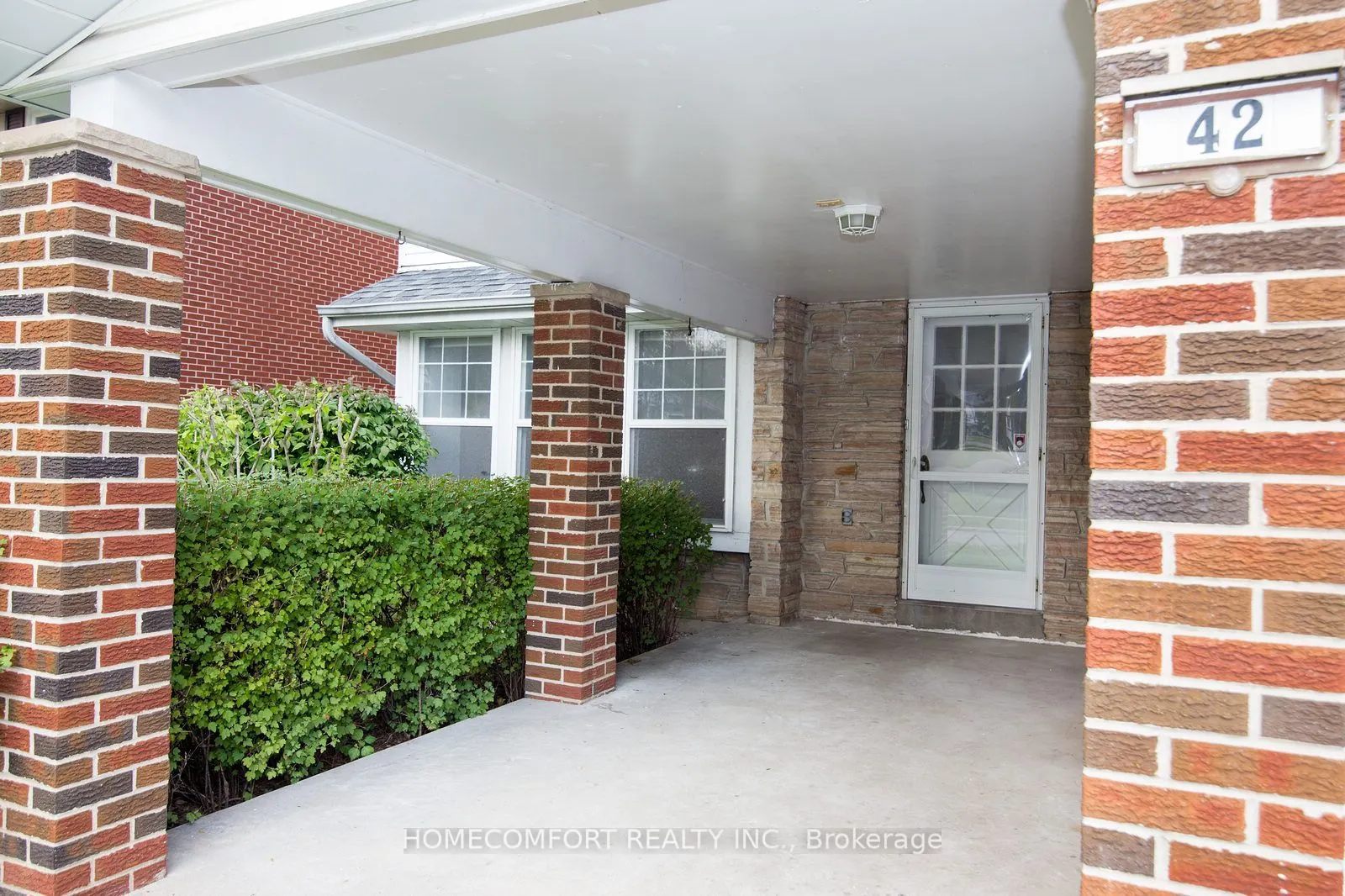 42 Pinemeadow Boulevard