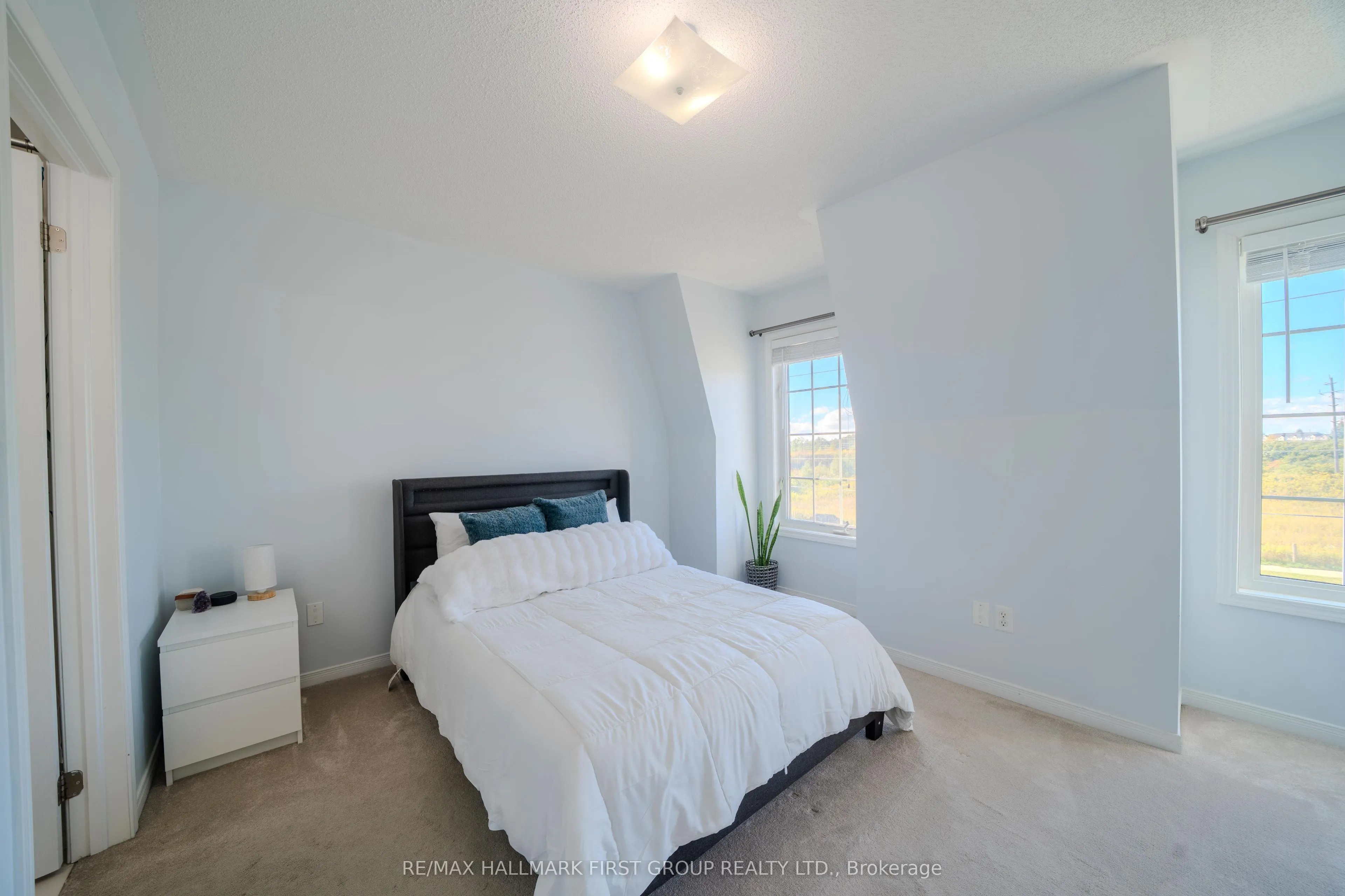 1393 Salem Road N