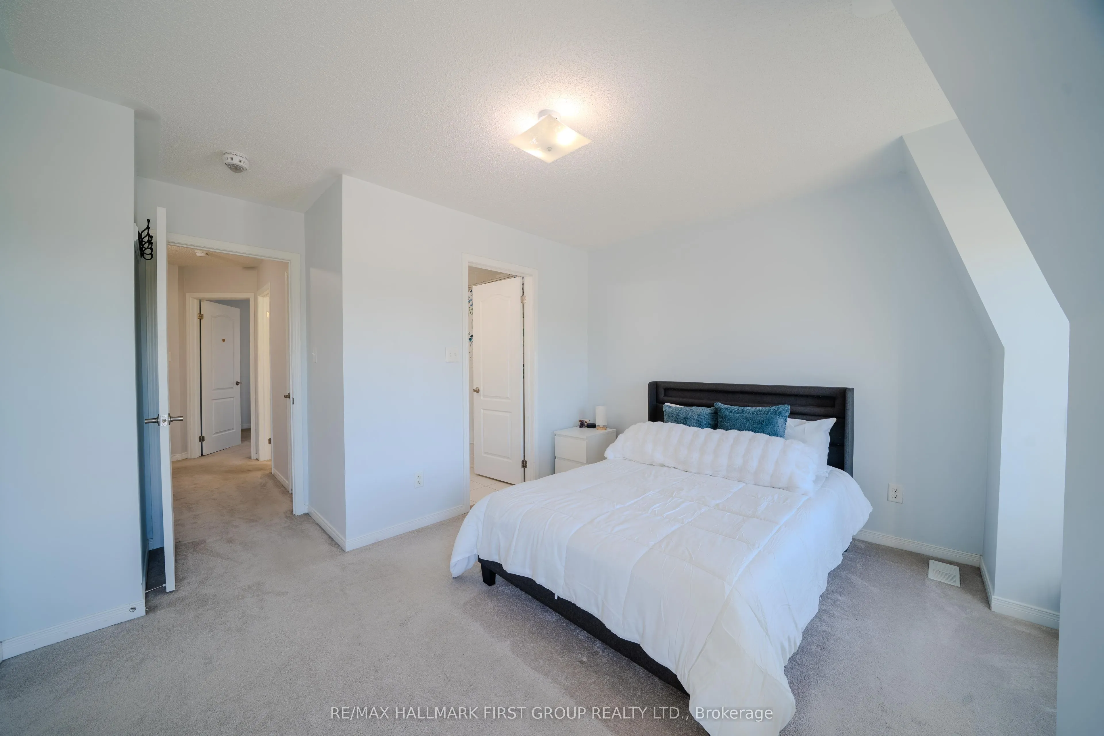 1393 Salem Road N