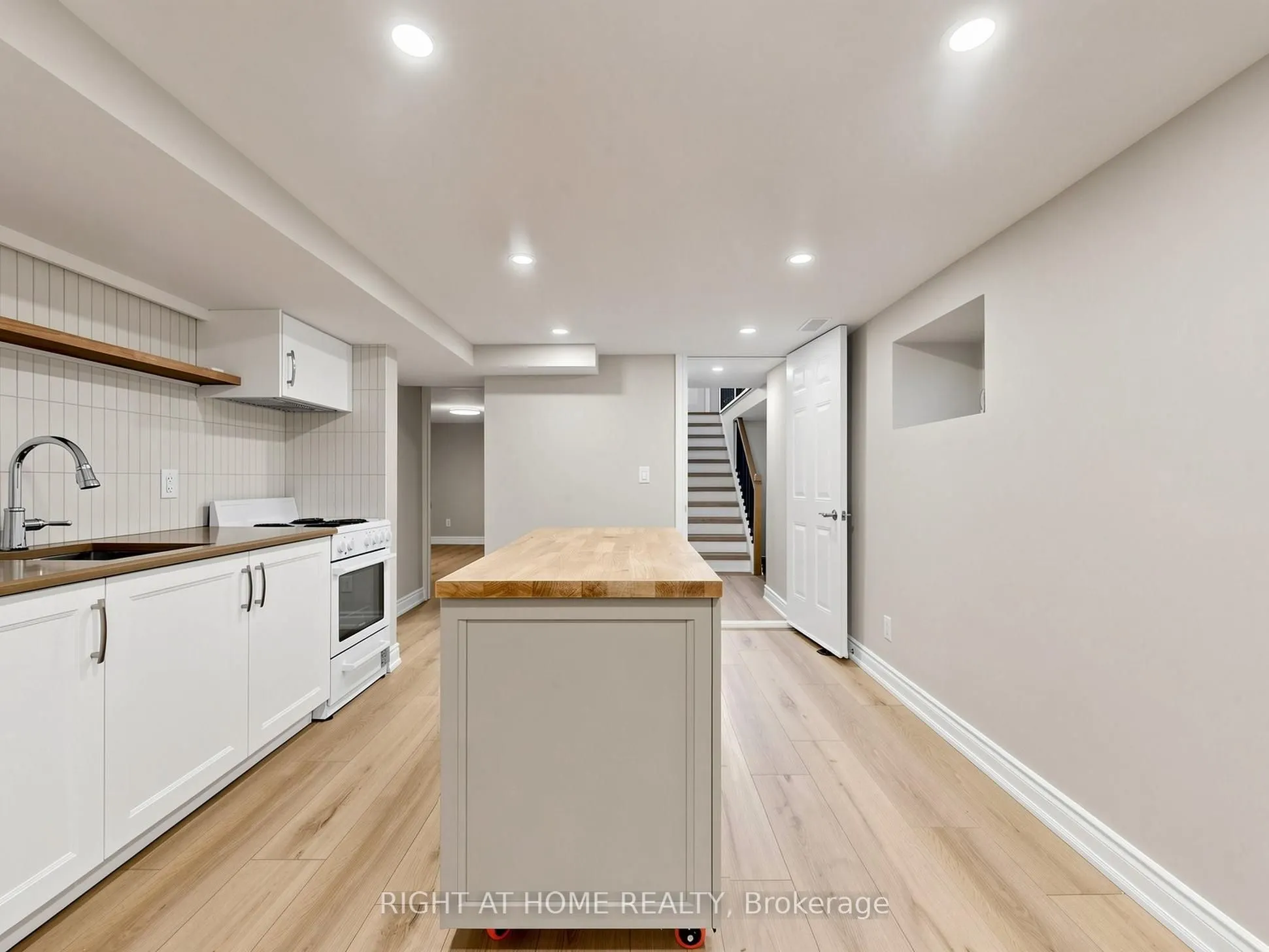 97 Park Road N