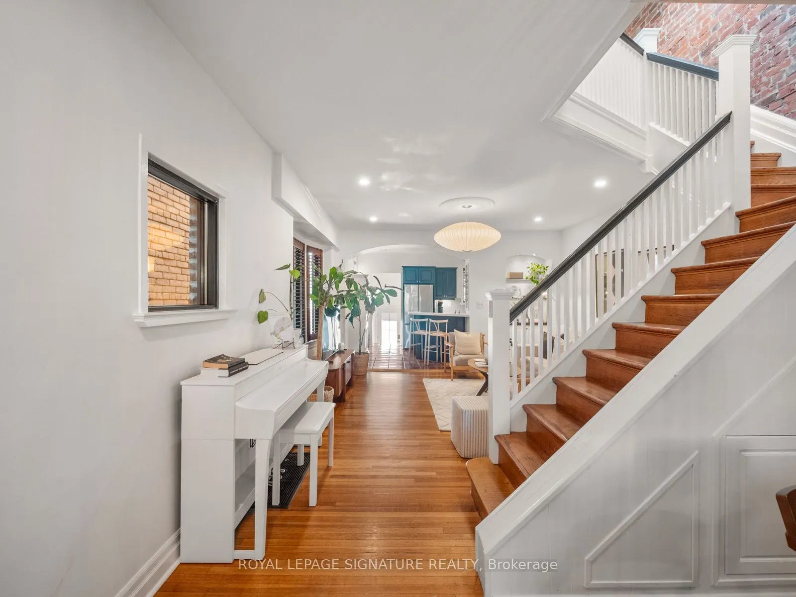 4 Orchard Park Boulevard