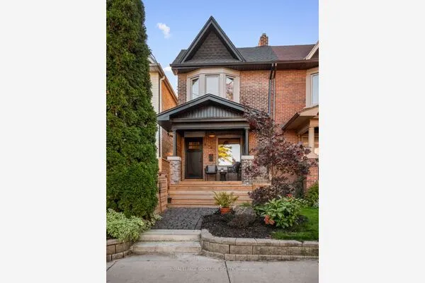 4 Orchard Park Boulevard
