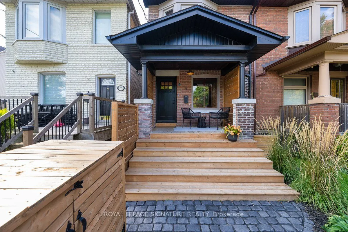 4 Orchard Park Boulevard