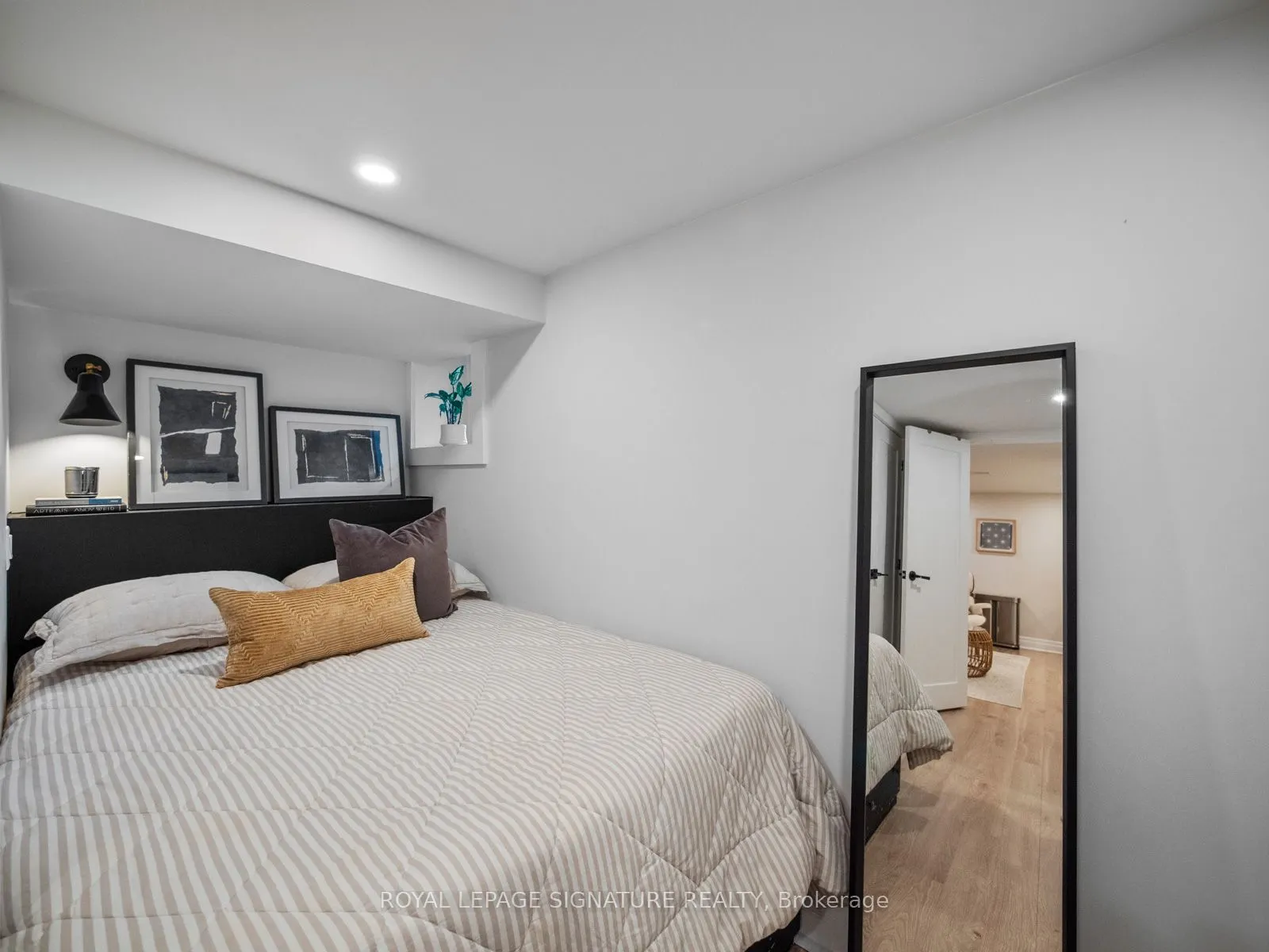4 Orchard Park Boulevard