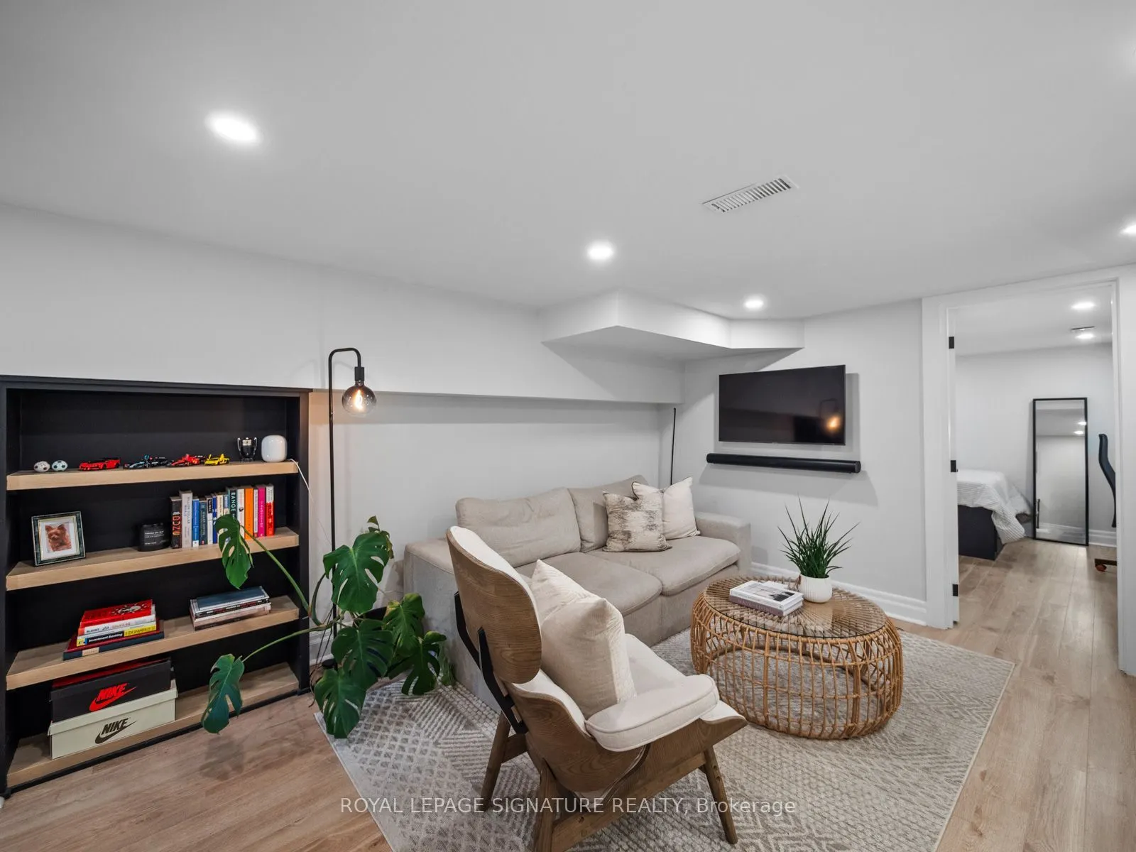 4 Orchard Park Boulevard