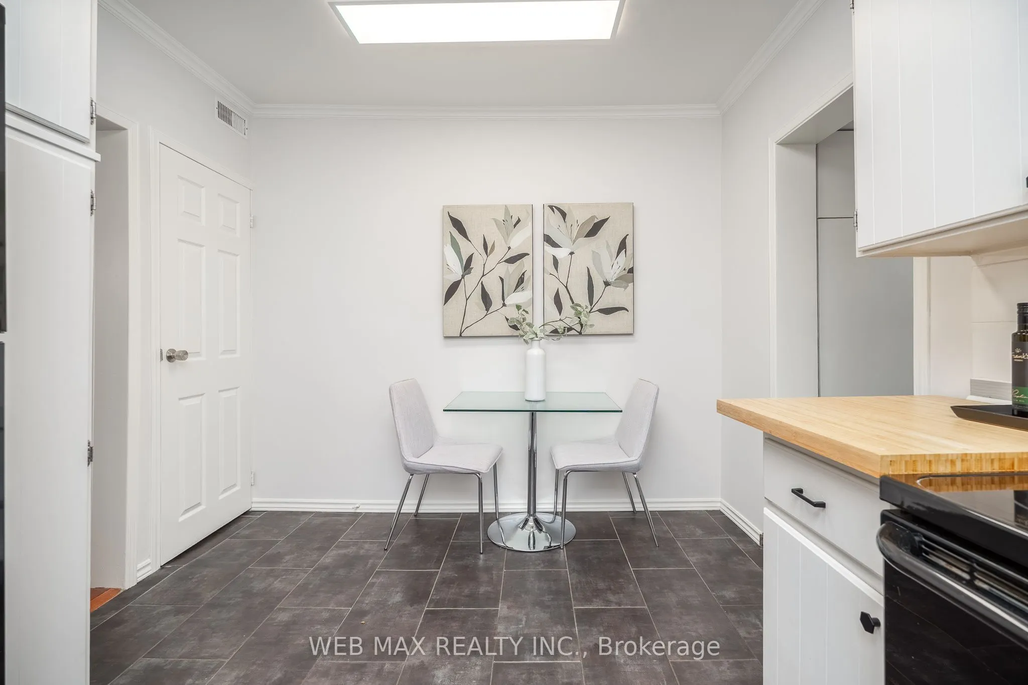 32 Aldergrove Avenue