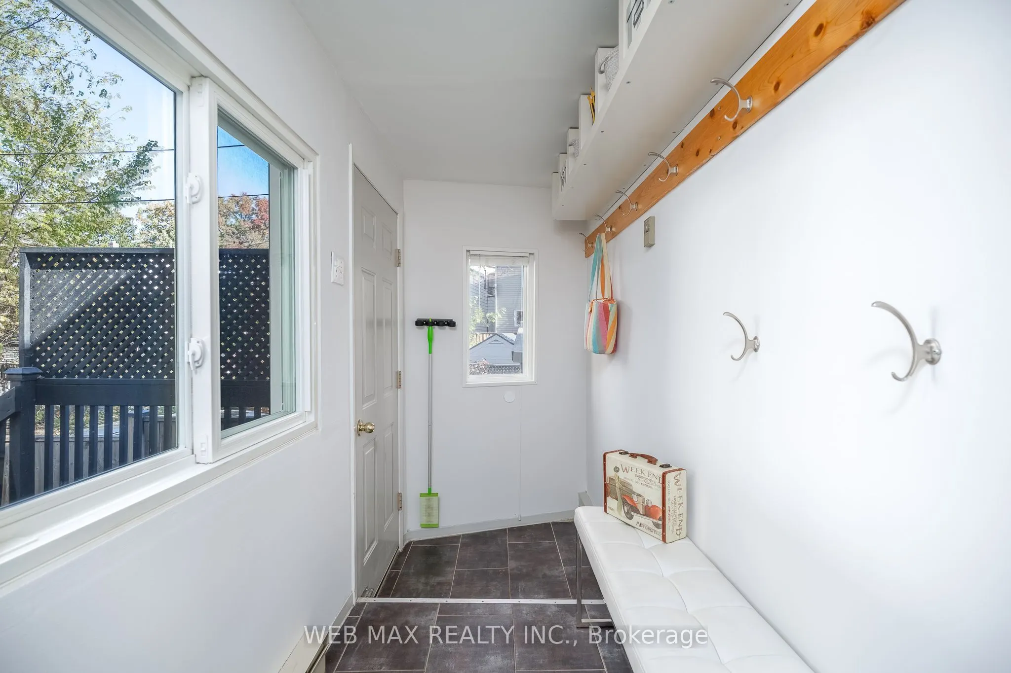 32 Aldergrove Avenue