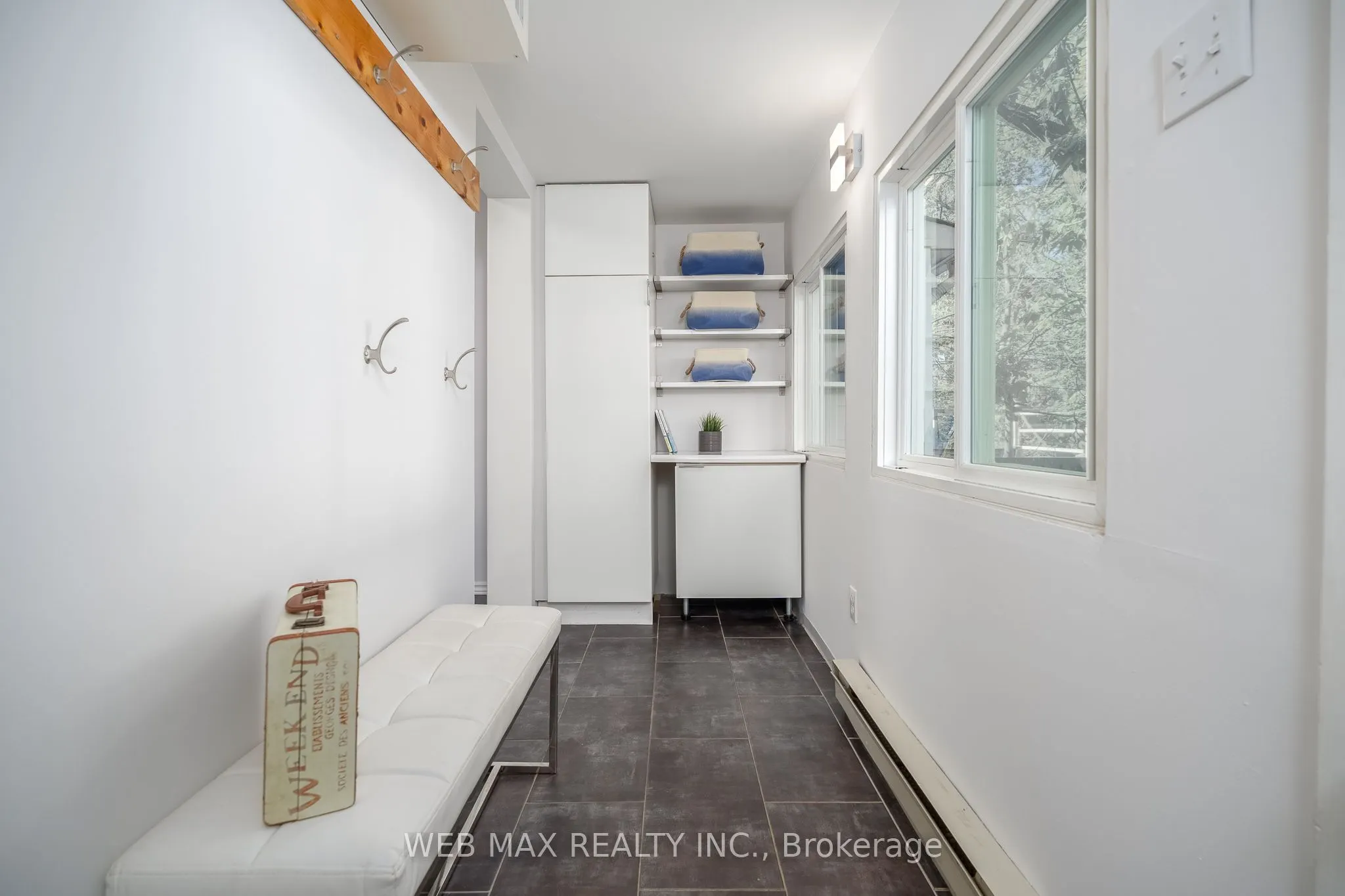 32 Aldergrove Avenue