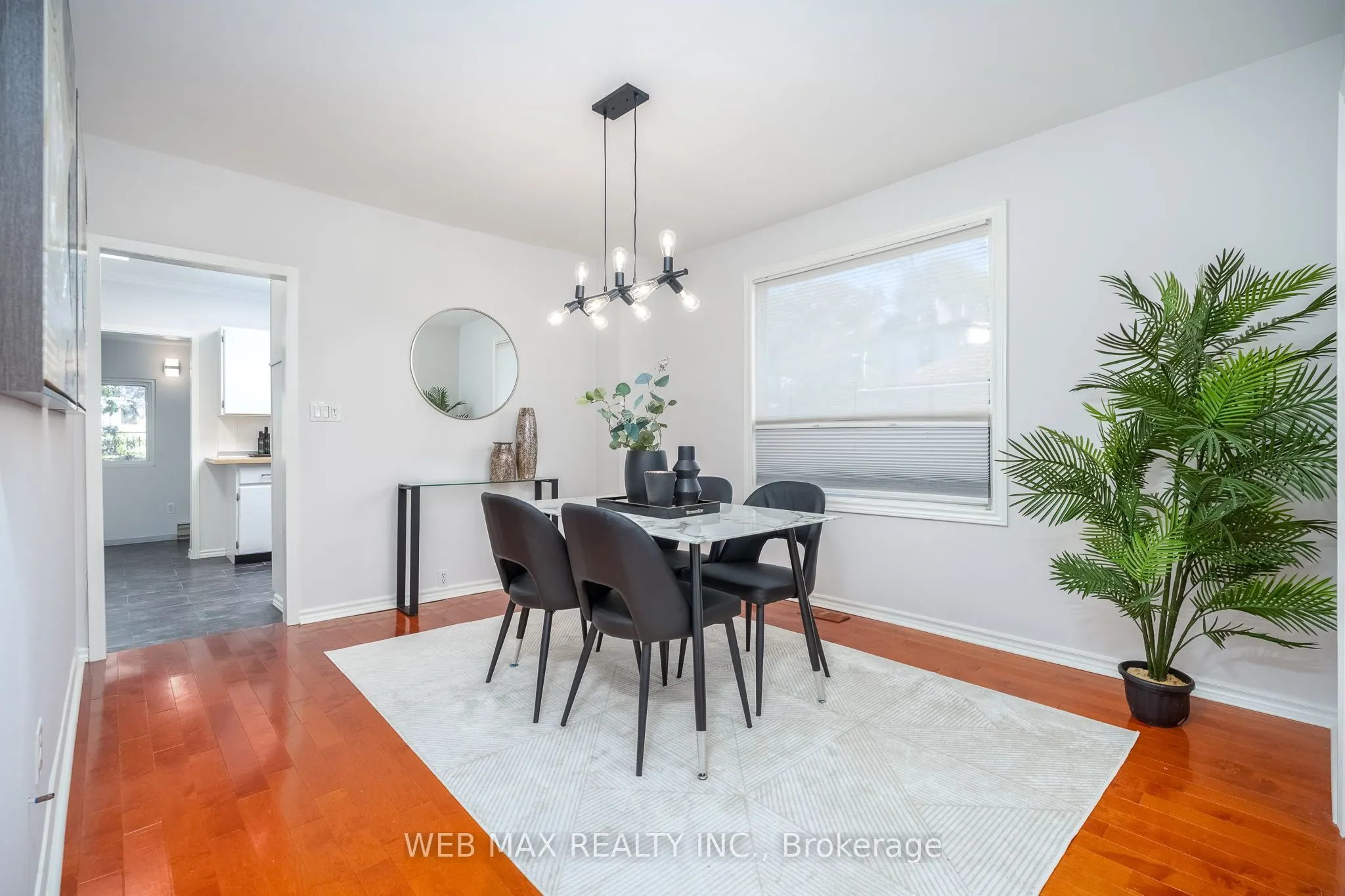 32 Aldergrove Avenue