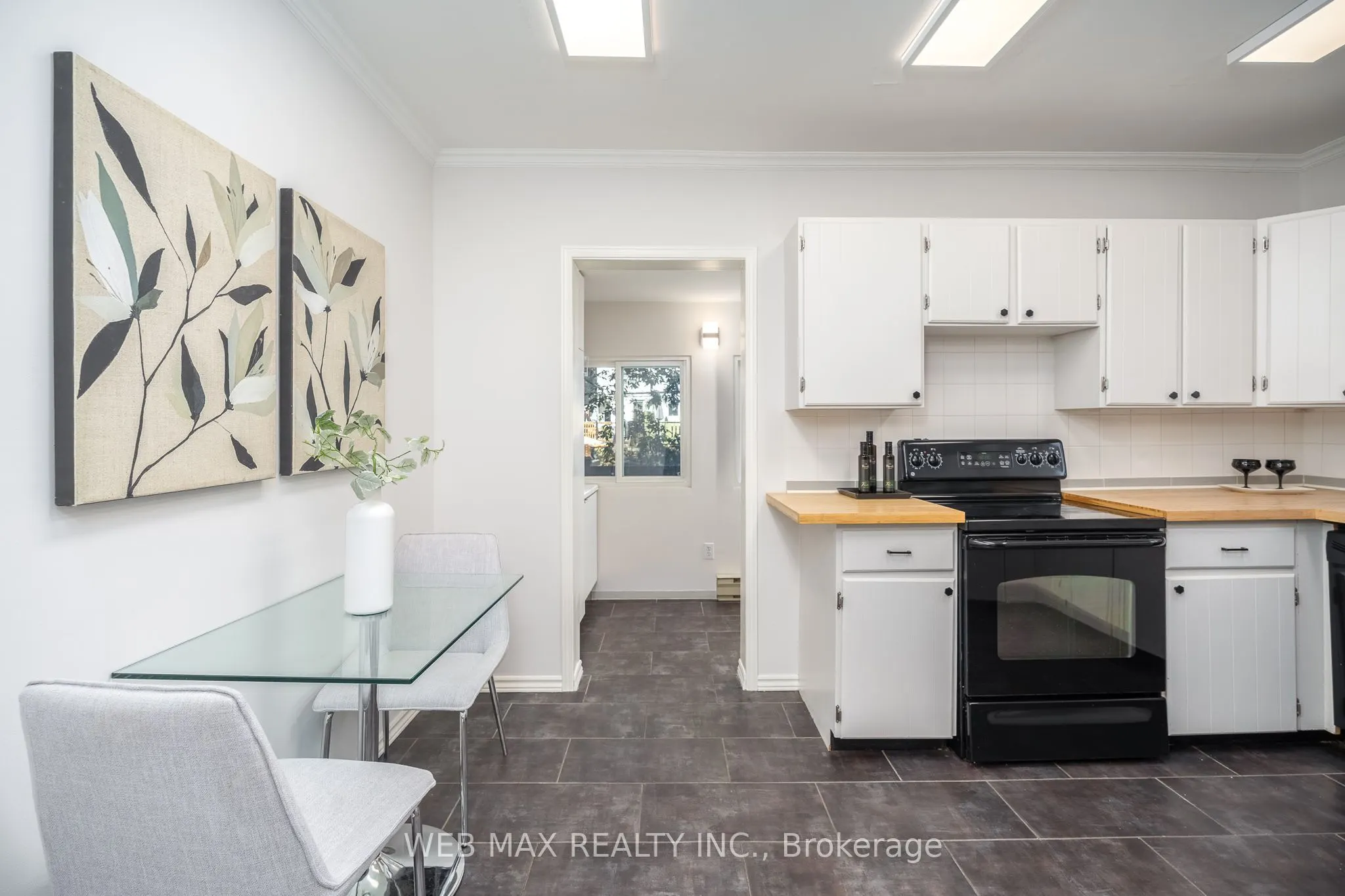 32 Aldergrove Avenue