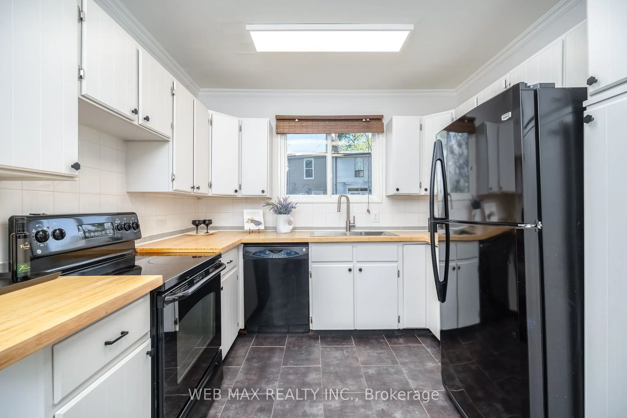 32 Aldergrove Avenue