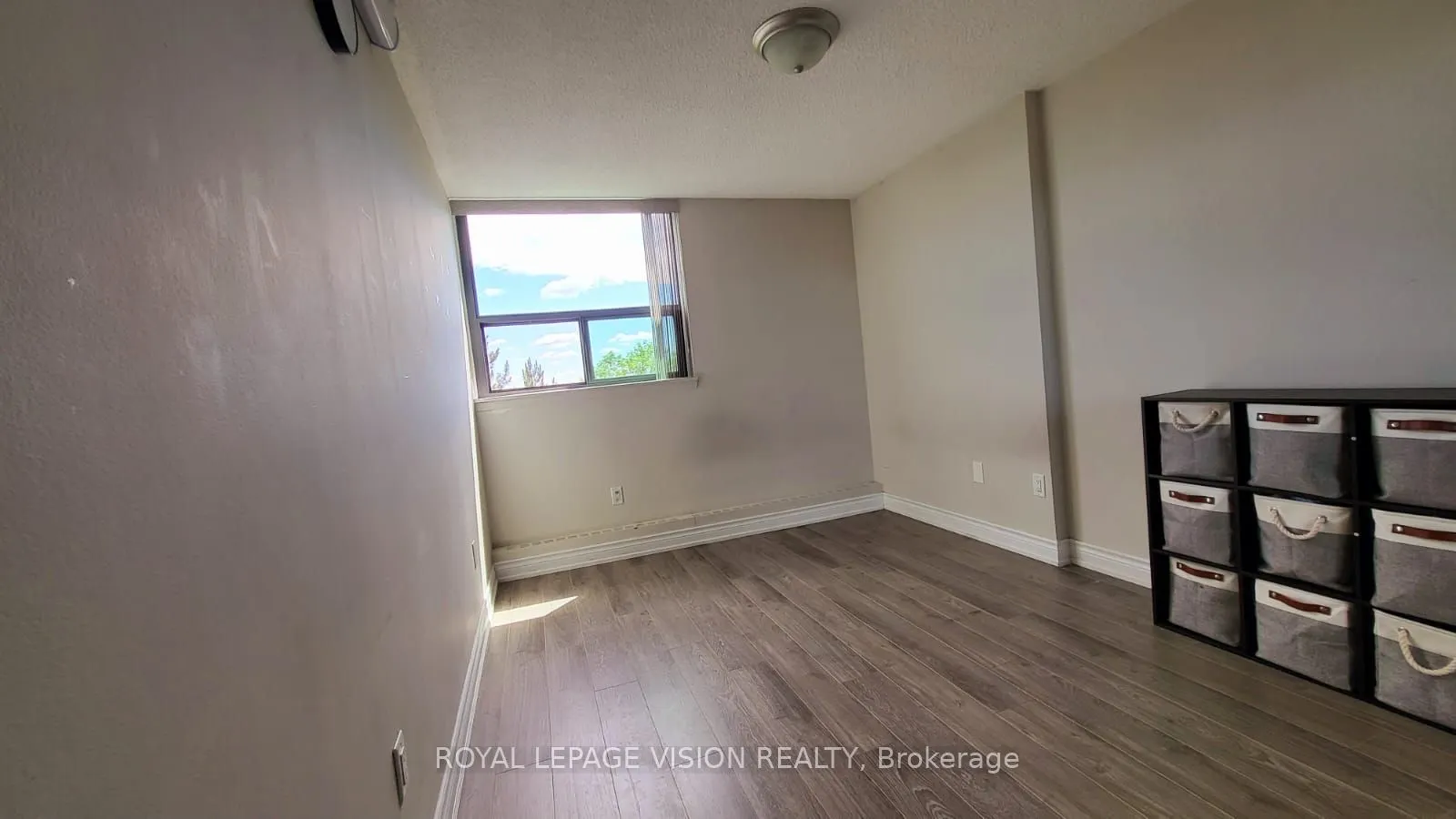 100 Wingarden Court #606
