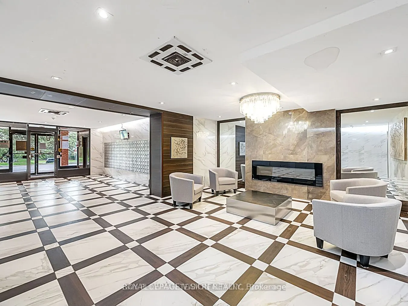 100 Wingarden Court #606