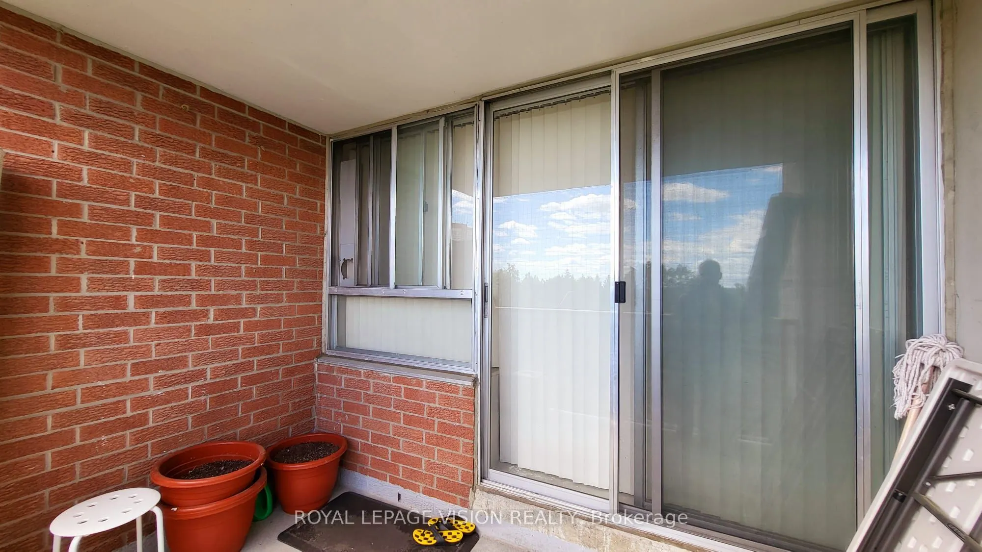 100 Wingarden Court #606